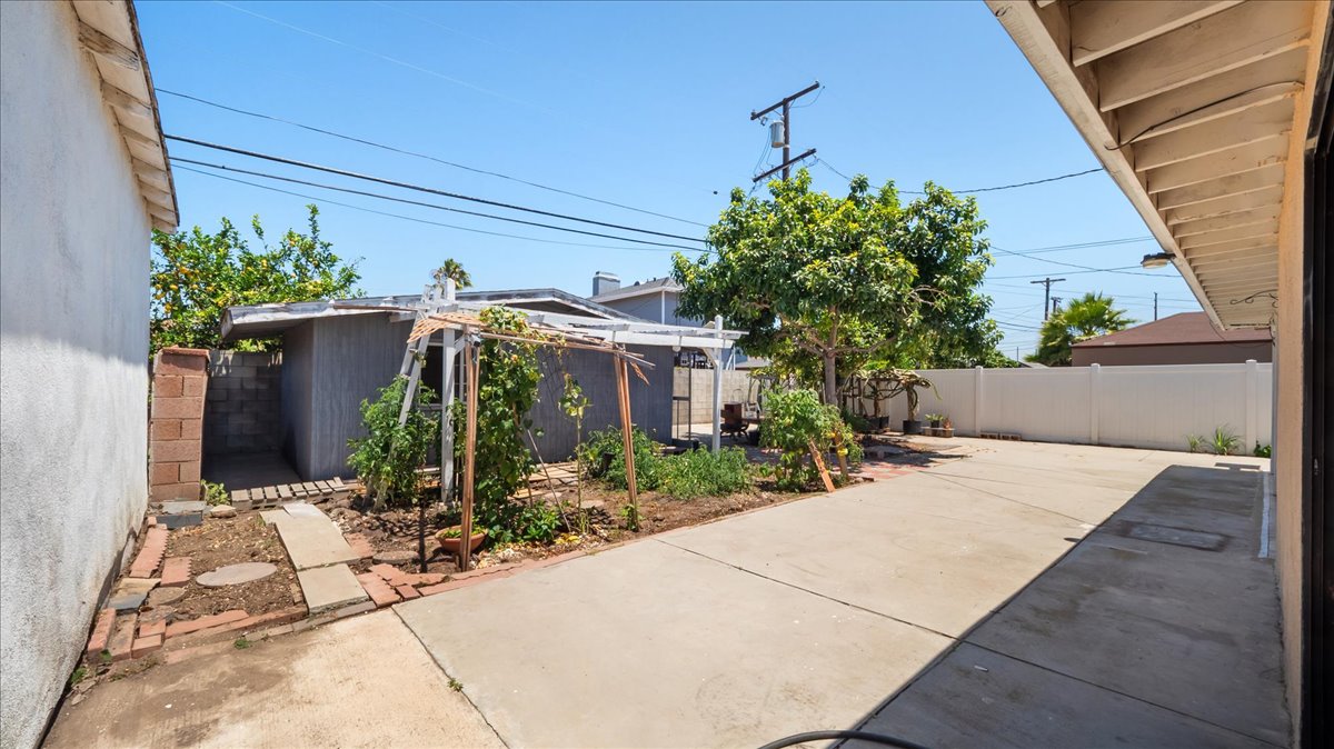 Gardena, California, 90249, United States, 3 Bedrooms Bedrooms, ,3 BathroomsBathrooms,Residential,For Sale,1937930