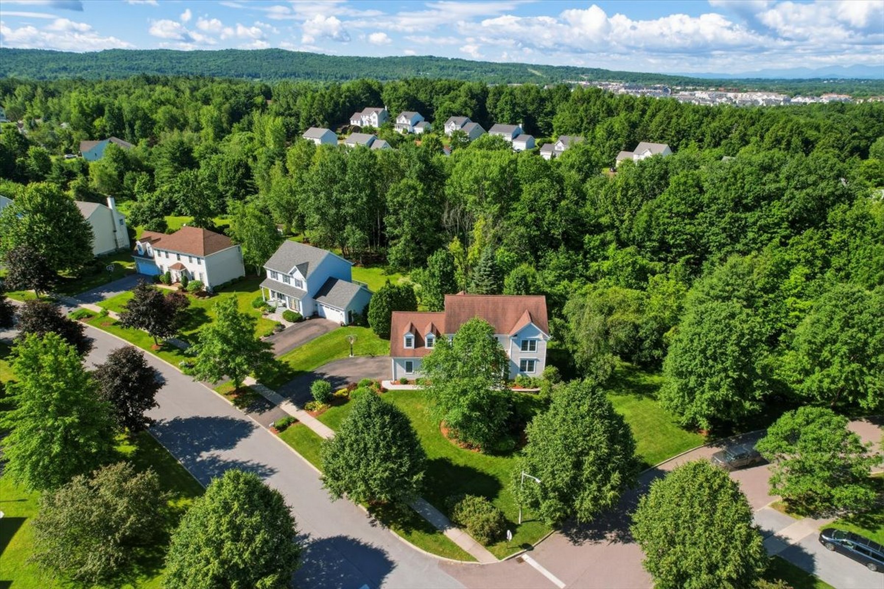  230 Brennan Woods Drive - 物件實景