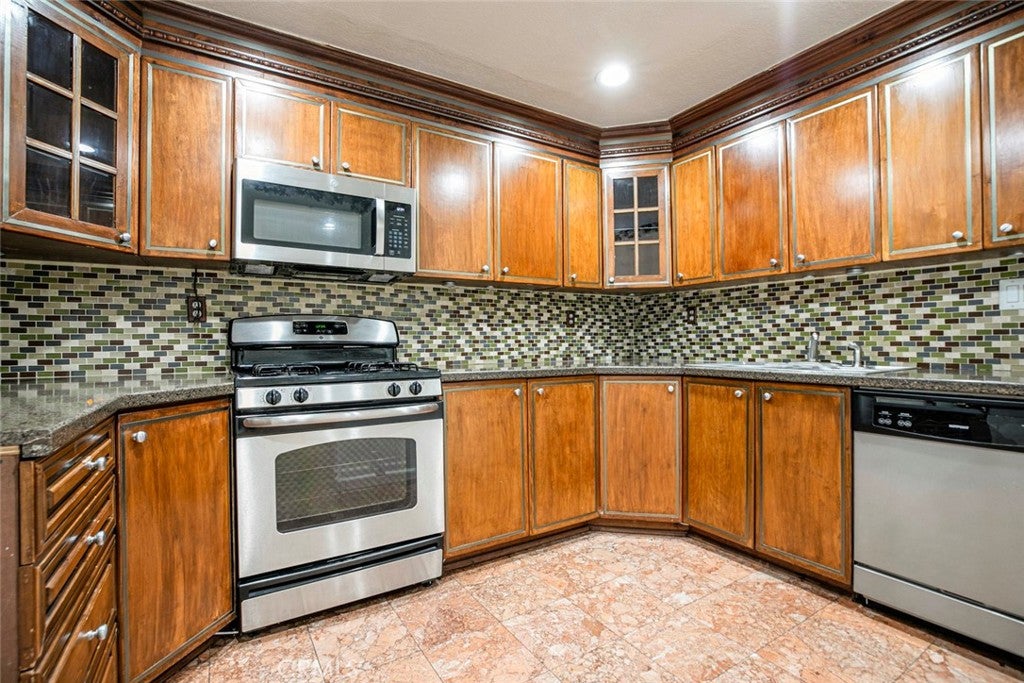Granada Hills, California, 91344, United States, 2 Bedrooms Bedrooms, ,2 BathroomsBathrooms,Residential,For Sale,1940302