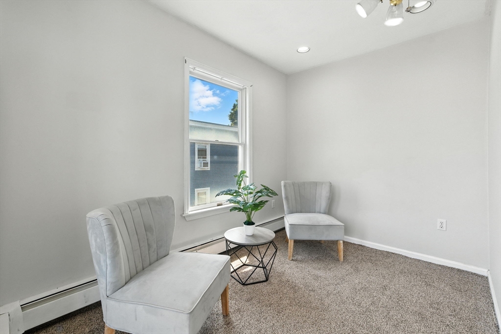Lynn, Massachusetts, 01902, United States, 5 Bedrooms Bedrooms, ,3 BathroomsBathrooms,Residential,For Sale,1937359