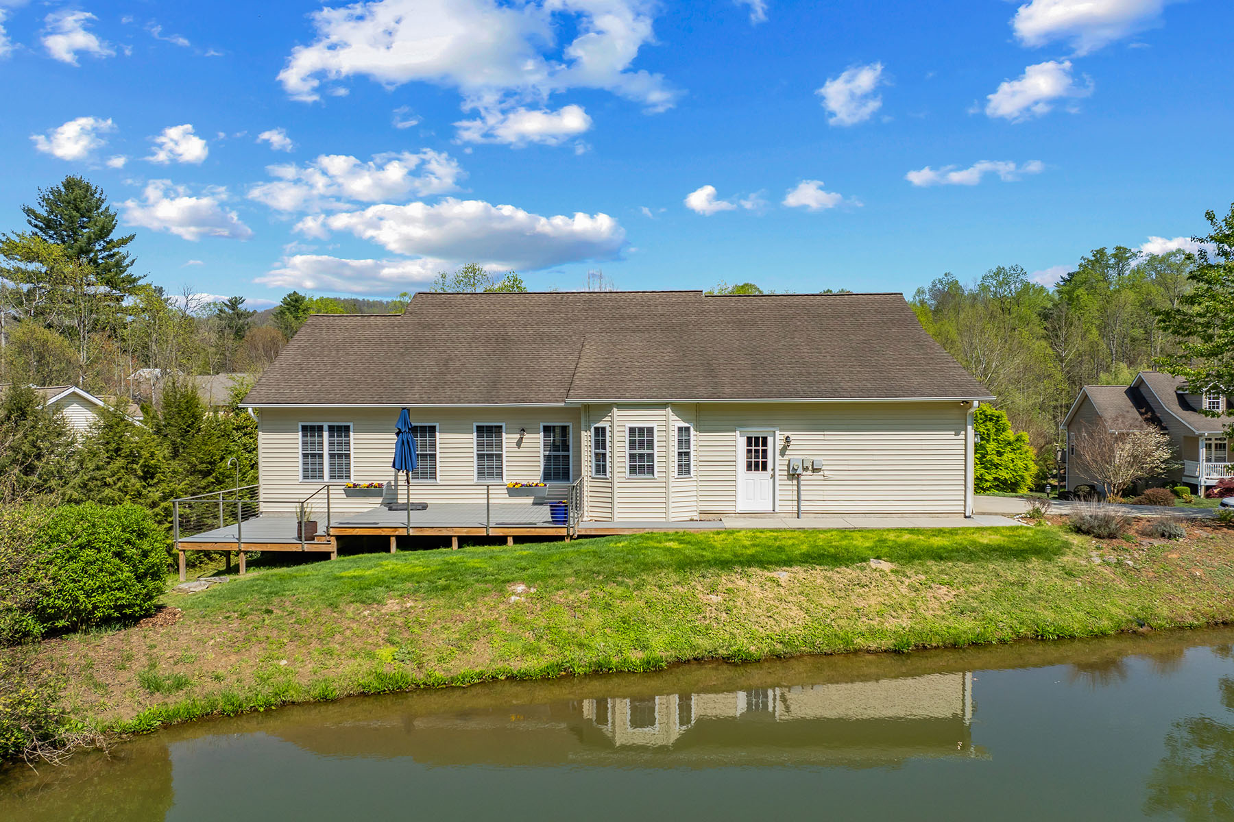  HENDERSONVILLE - 物件實景