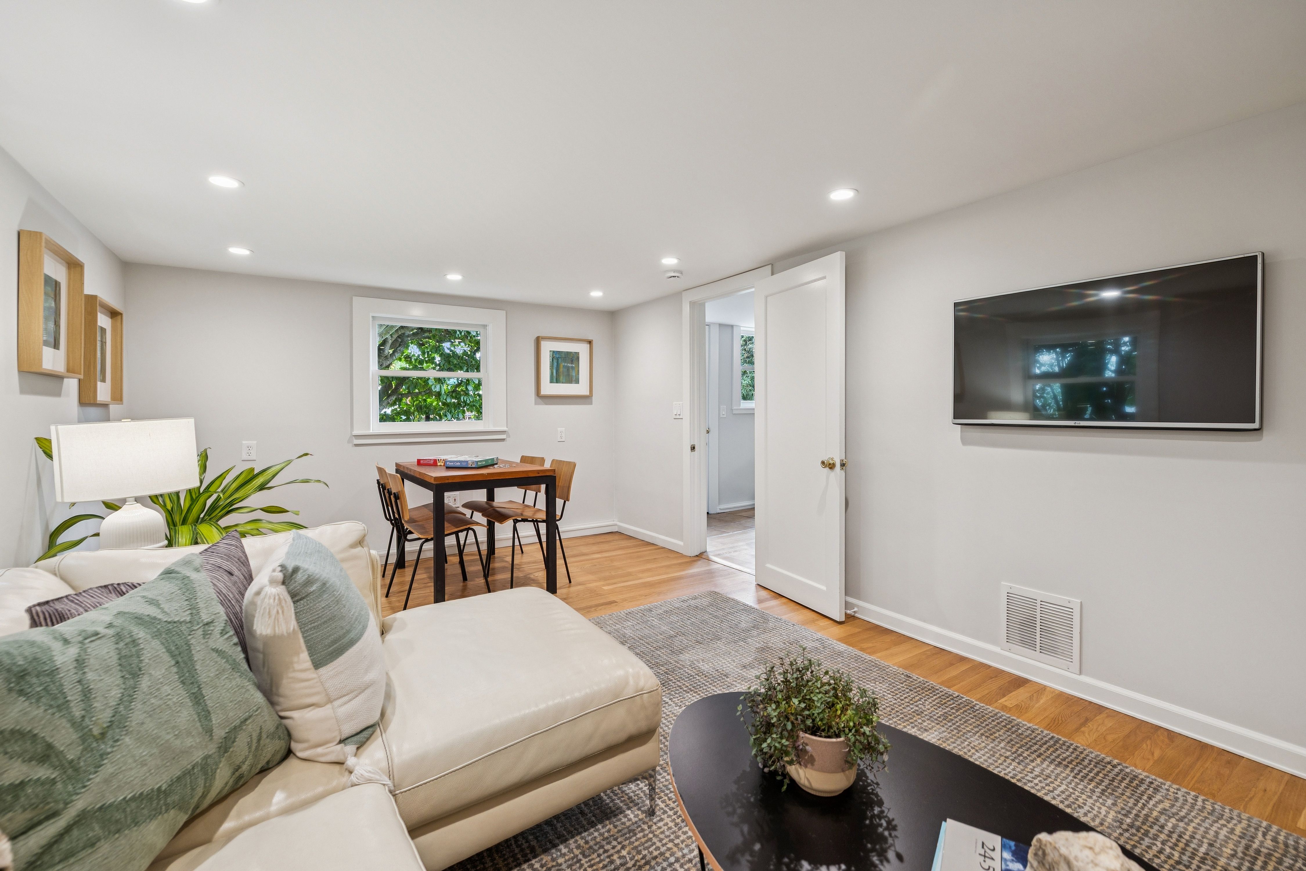  Mediterranean Elegance Meets Walker’s Paradise in North Berkeley - 物件實景