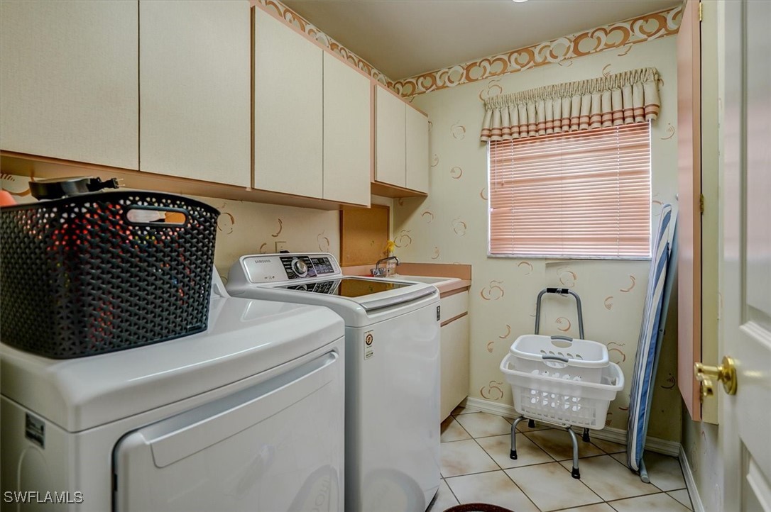 Fort Myers, Florida, 33919, United States, 4 Bedrooms Bedrooms, ,3 BathroomsBathrooms,Residential,For Sale,1981564