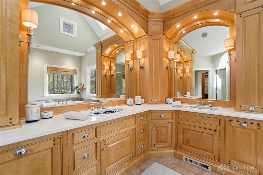 Bellbrook, Ohio, 45305, United States, 4 Bedrooms Bedrooms, ,4 BathroomsBathrooms,Residential,For Sale,1989016