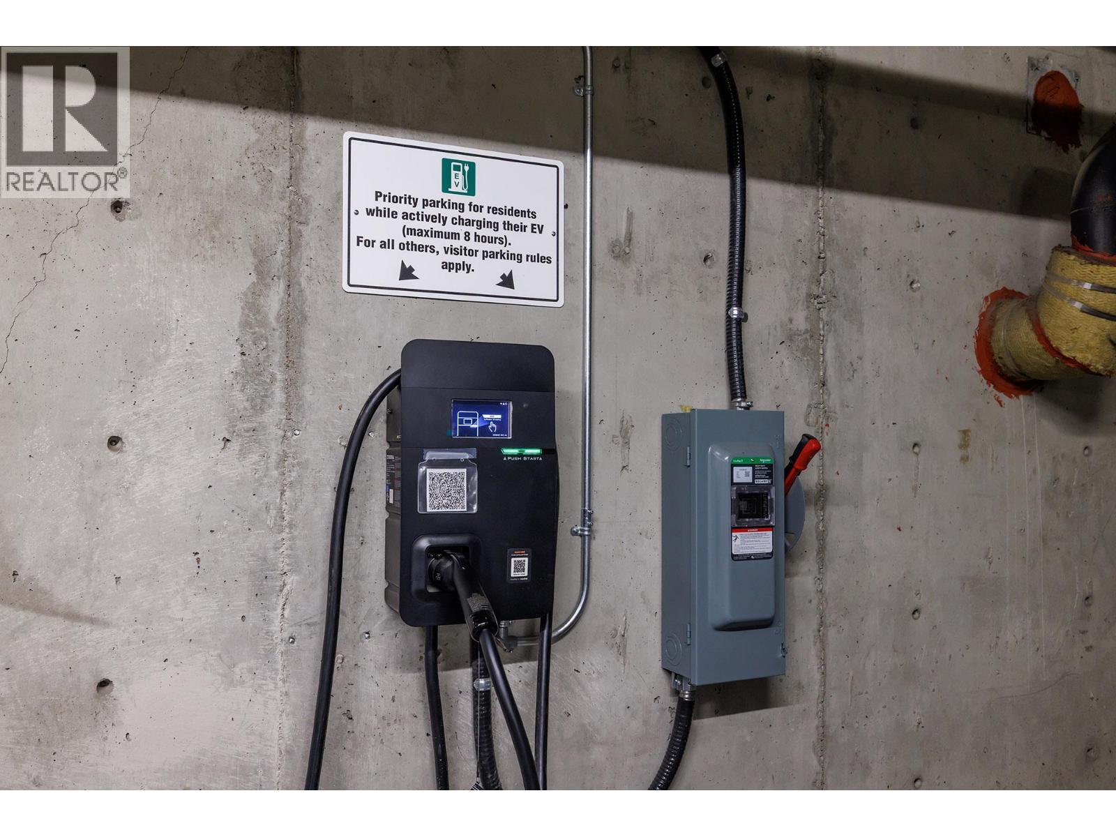 KELOWNA, British Columbia, V1Y 9W1, CA, 2 Bedrooms Bedrooms, ,2 BathroomsBathrooms,Residential,For Sale,1961456