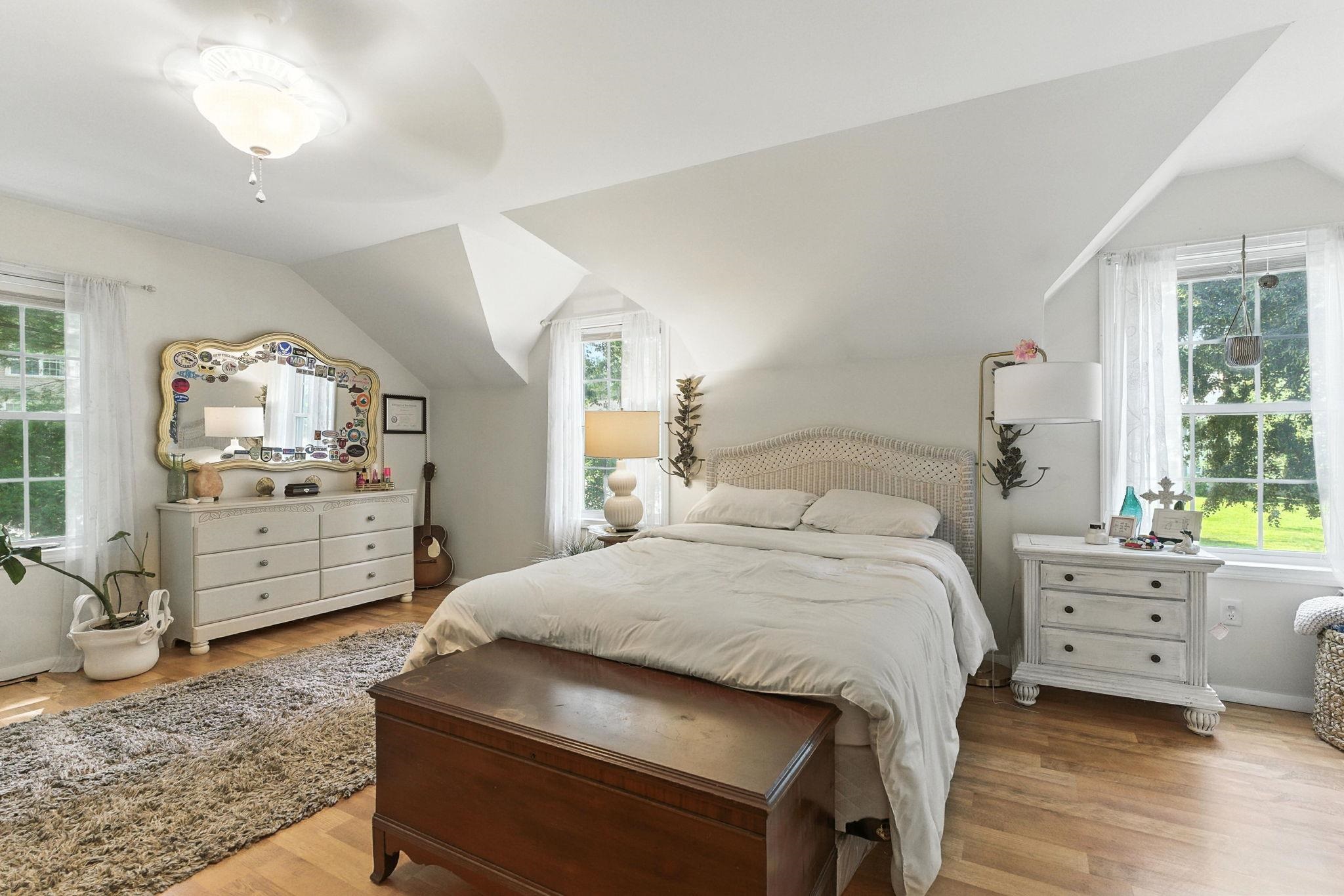 Plaistow, New Hampshire, 03865, United States, 4 Bedrooms Bedrooms, ,3 BathroomsBathrooms,Residential,For Sale,1987491