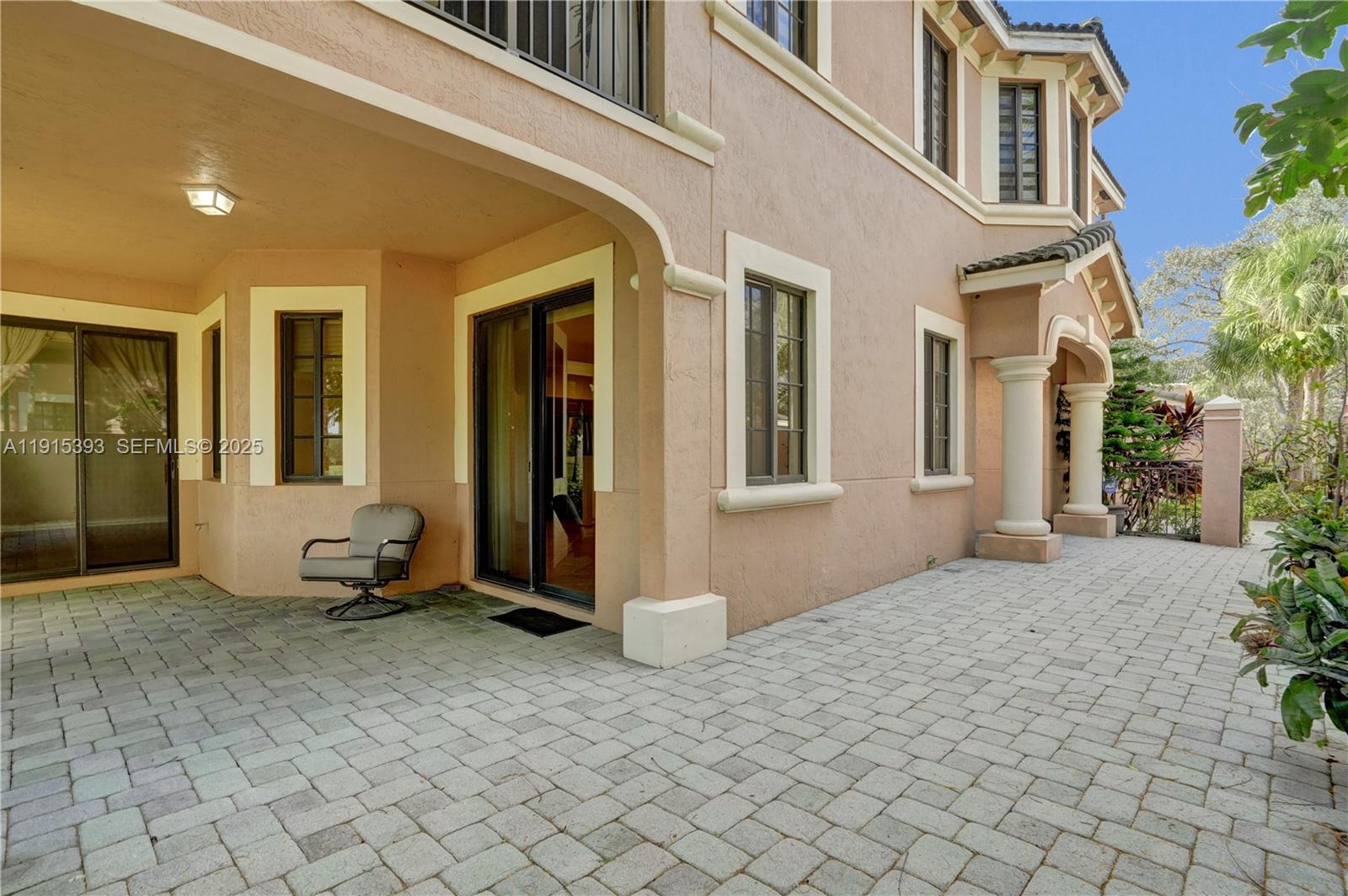 Weston, Florida, 33332, United States, 3 Bedrooms Bedrooms, ,2 BathroomsBathrooms,Residential,For Sale,1998449