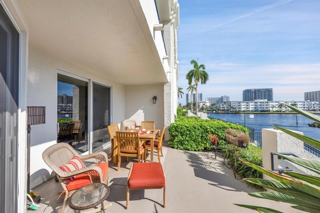 Pompano Beach, Florida, 33062, United States, 2 Bedrooms Bedrooms, ,3 BathroomsBathrooms,Residential,For Sale,2040159