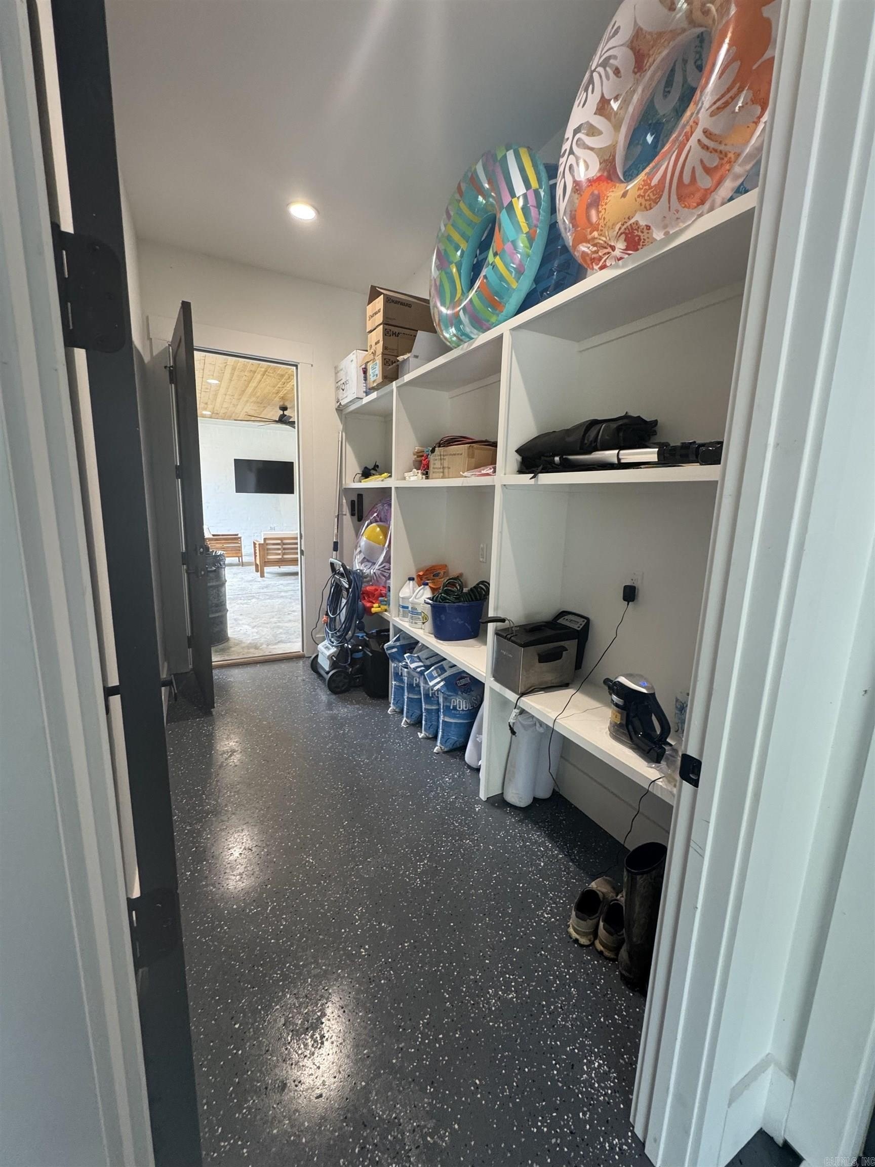 Benton, Arkansas, 72019, United States, 5 Bedrooms Bedrooms, ,3 BathroomsBathrooms,Residential,For Sale,1977708