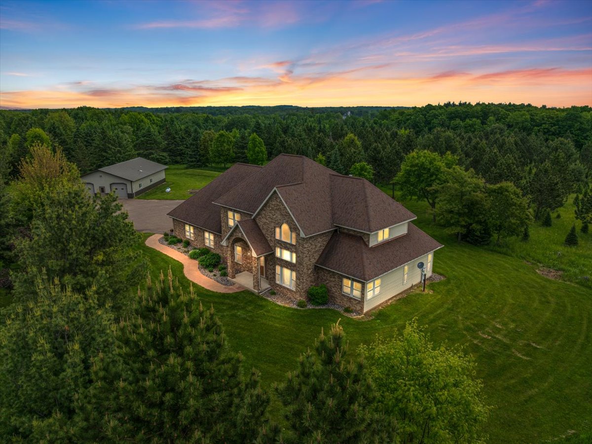 Medford, Wisconsin, 54451, United States, 4 Bedrooms Bedrooms, ,5 BathroomsBathrooms,Residential,For Sale,1881701
