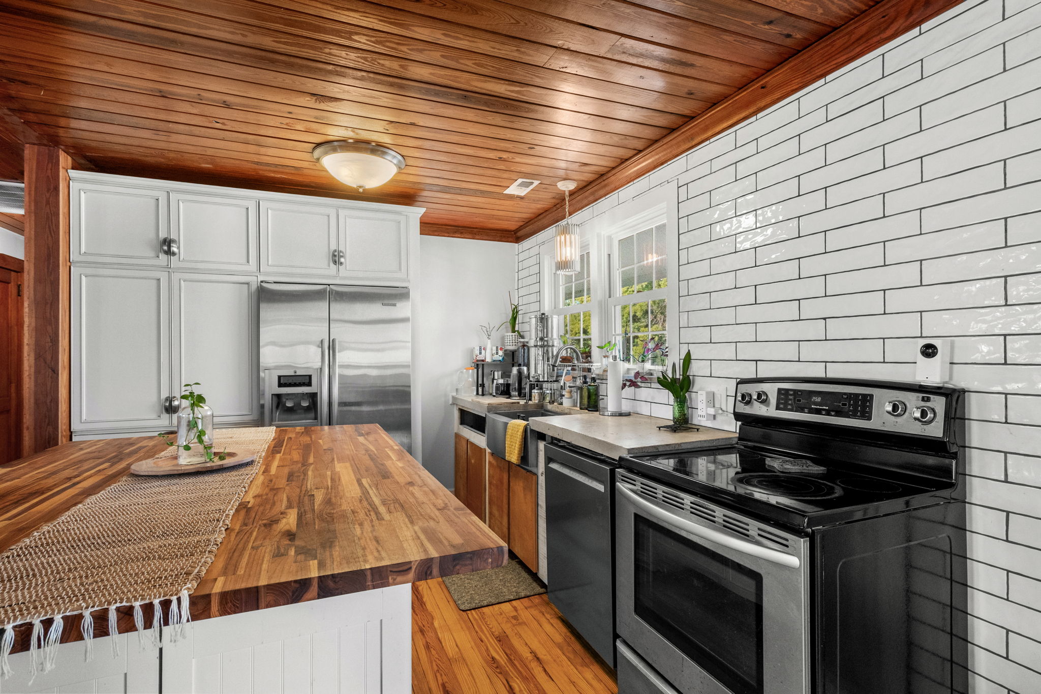 North Myrtle Beach, South Carolina, 29582, United States, 6 Bedrooms Bedrooms, ,3 BathroomsBathrooms,Residential,For Sale,1994221