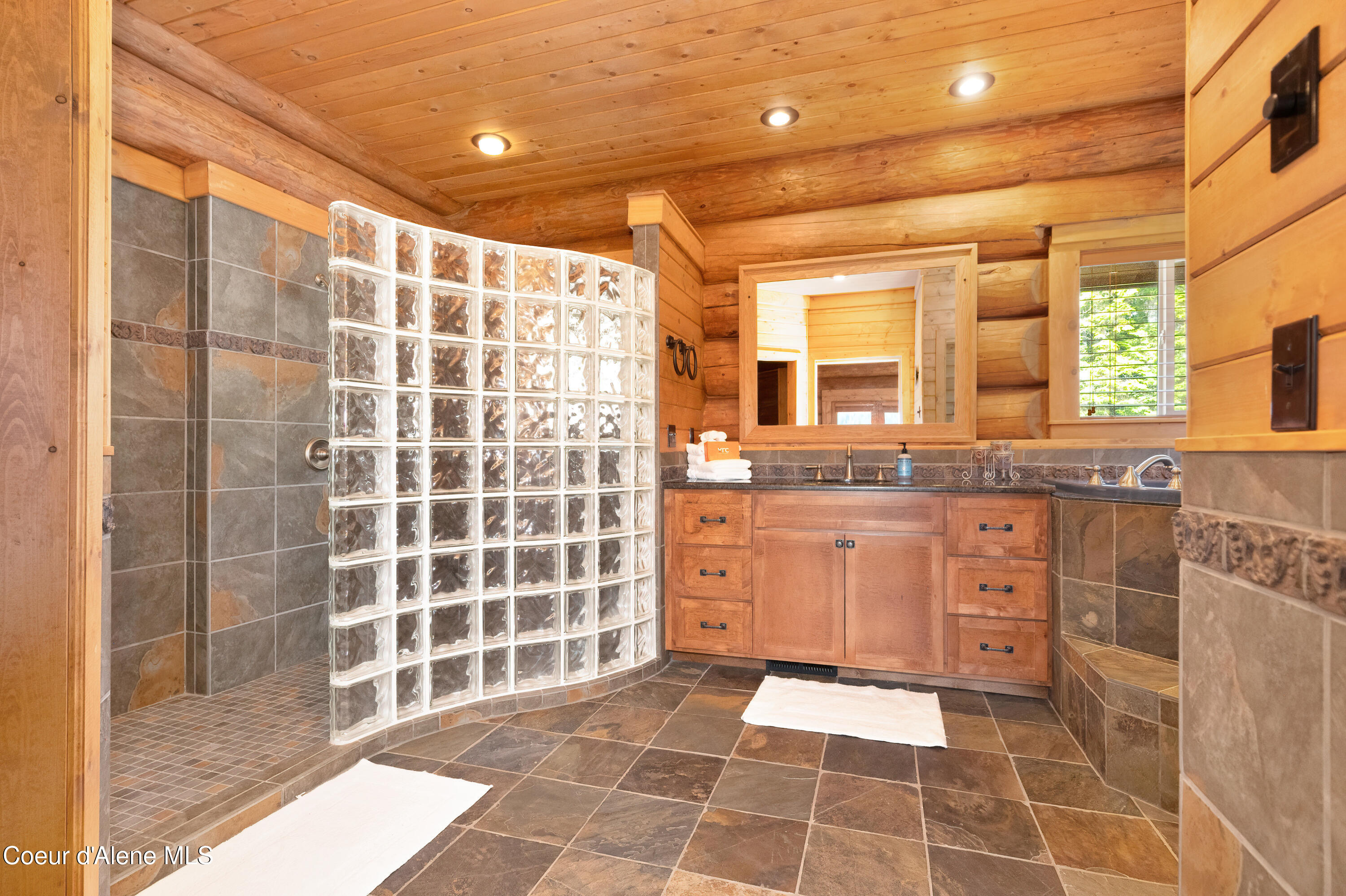 Kingston, Idaho, 83839, United States, 5 Bedrooms Bedrooms, ,Residential,For Sale,1989551