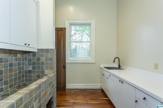 Calera, Alabama, 35040, United States, 5 Bedrooms Bedrooms, ,6 BathroomsBathrooms,Residential,For Sale,2006341