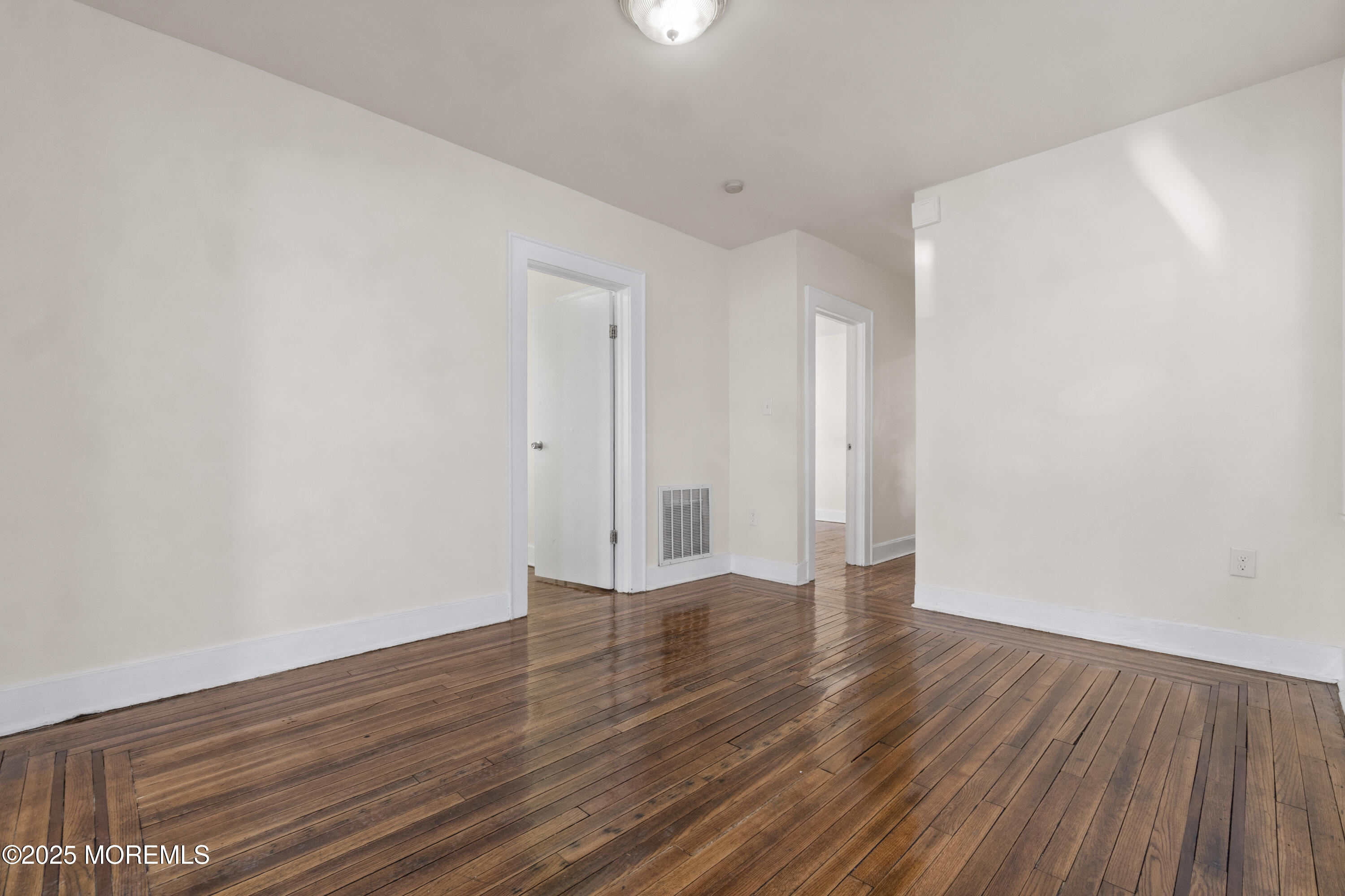 Newark, New Jersey, 07112, United States, ,Residential,For Sale,2008855