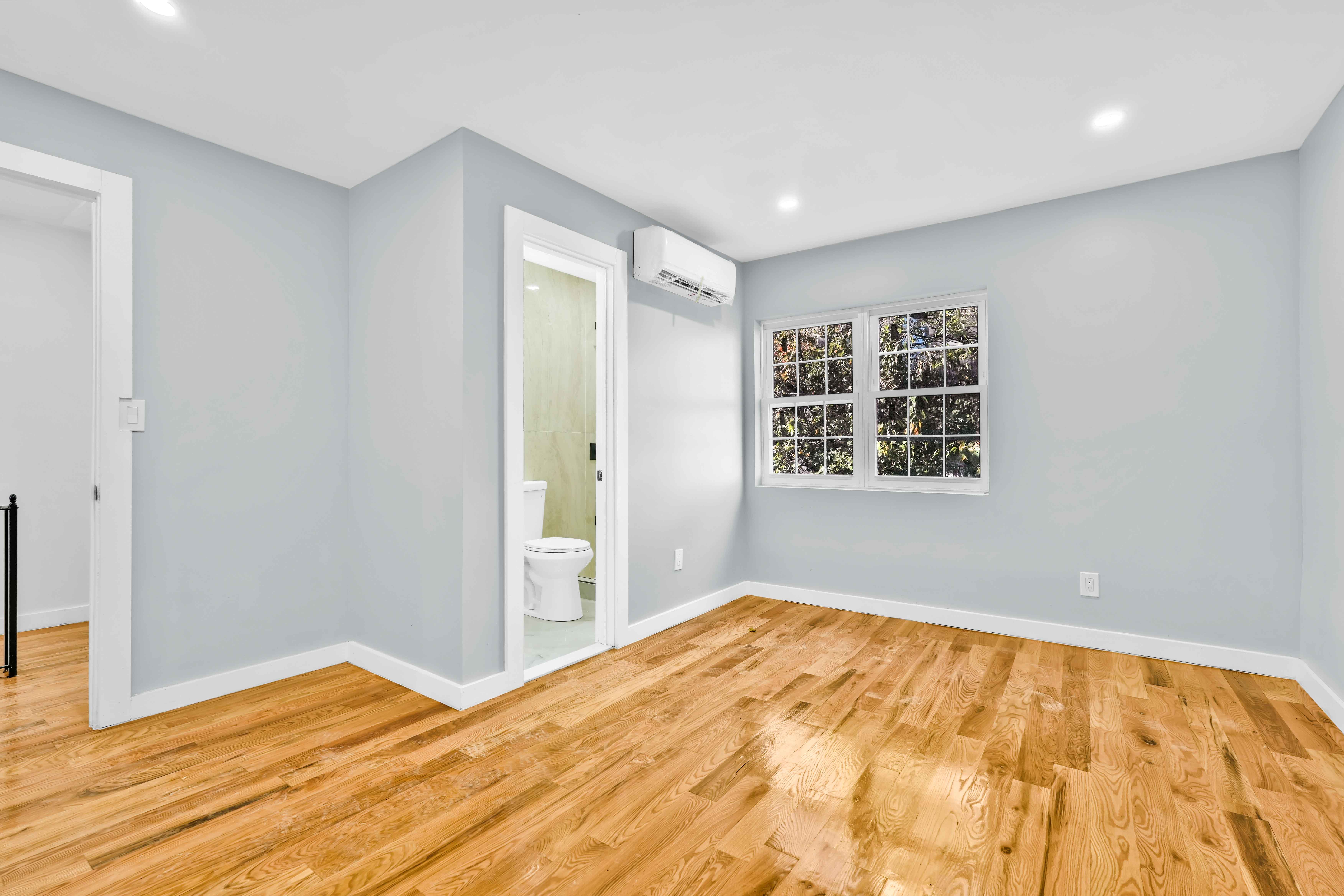 Brooklyn, New York, 11207, United States, 5 Bedrooms Bedrooms, ,4 BathroomsBathrooms,Residential,For Sale,1974760