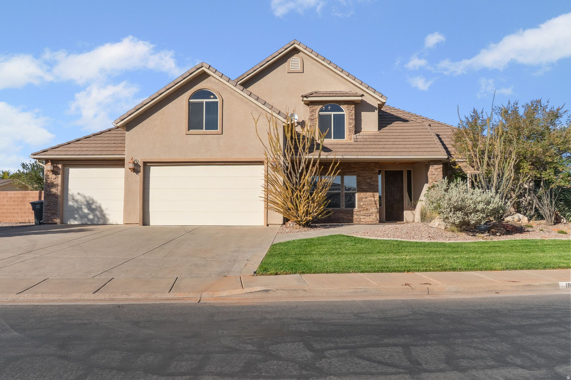 Santa Clara, Utah, 84765, United States, 4 Bedrooms Bedrooms, ,3 BathroomsBathrooms,Residential,For Sale,1992069