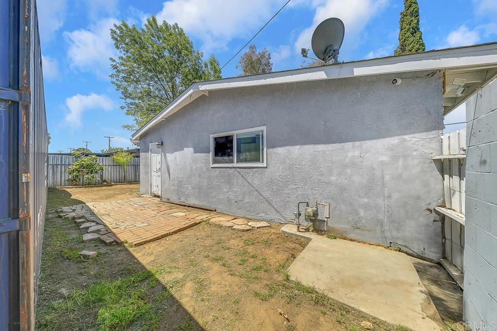 Escondido, California, 92027, United States, 3 Bedrooms Bedrooms, ,1 BathroomBathrooms,Residential,For Sale,1942243