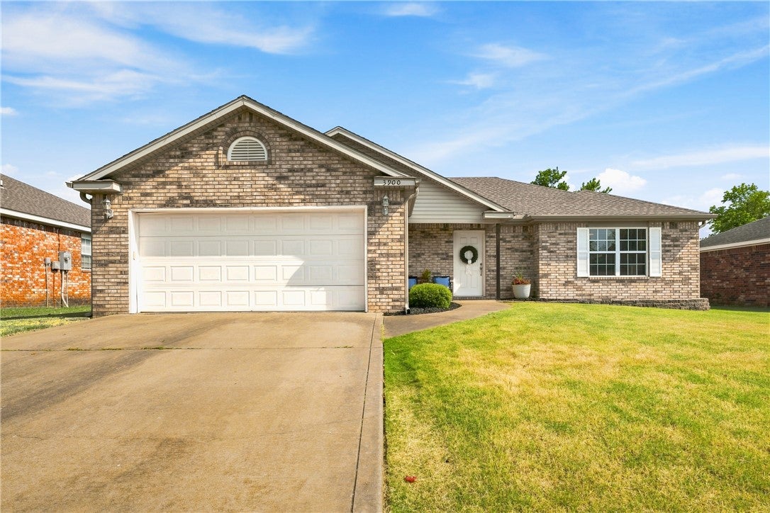 Hansom Loop, Bentonville, AR 72712