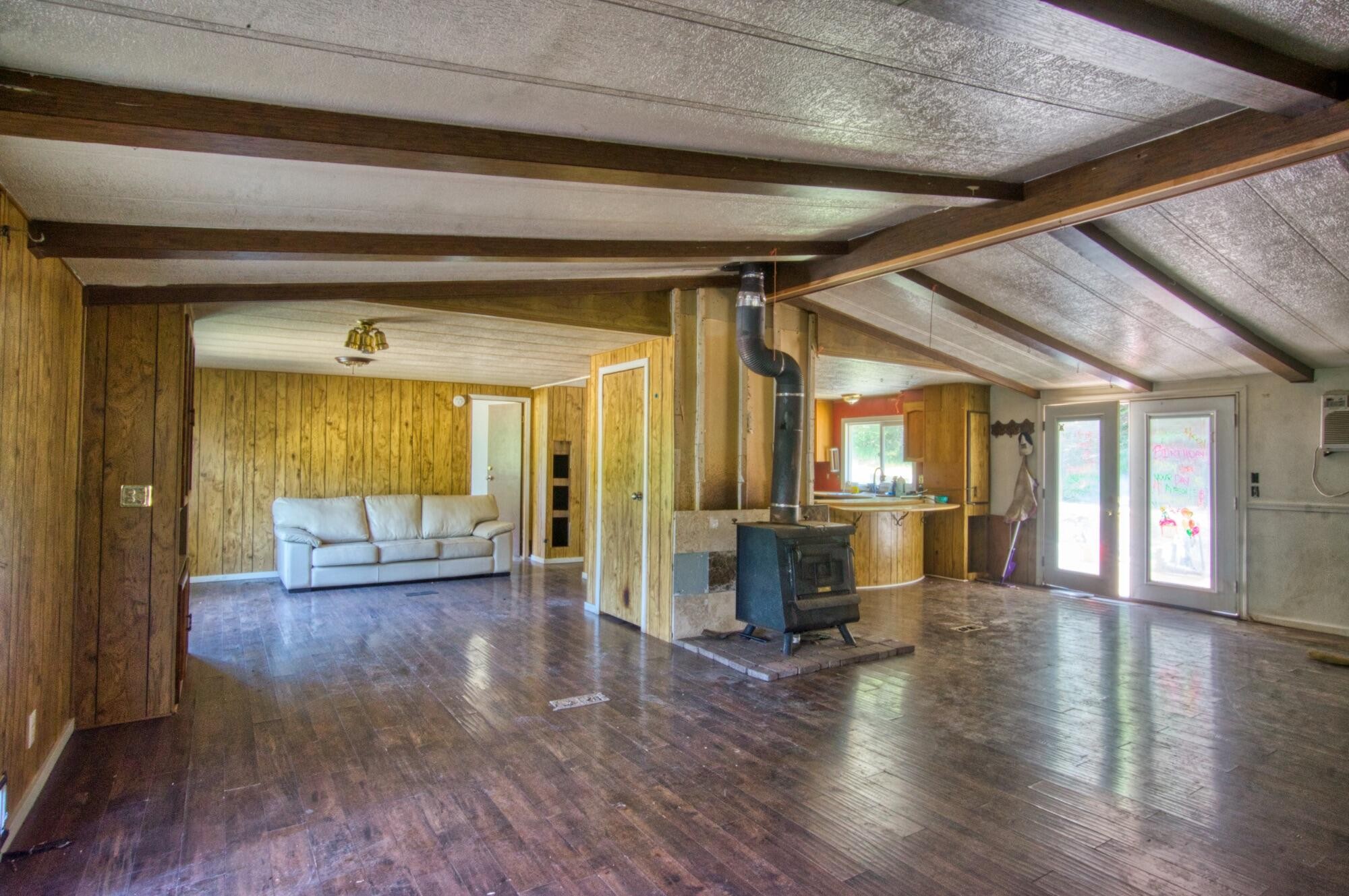 Grants Pass, Oregon, 97526, United States, 3 Bedrooms Bedrooms, ,2 BathroomsBathrooms,Residential,For Sale,1982829