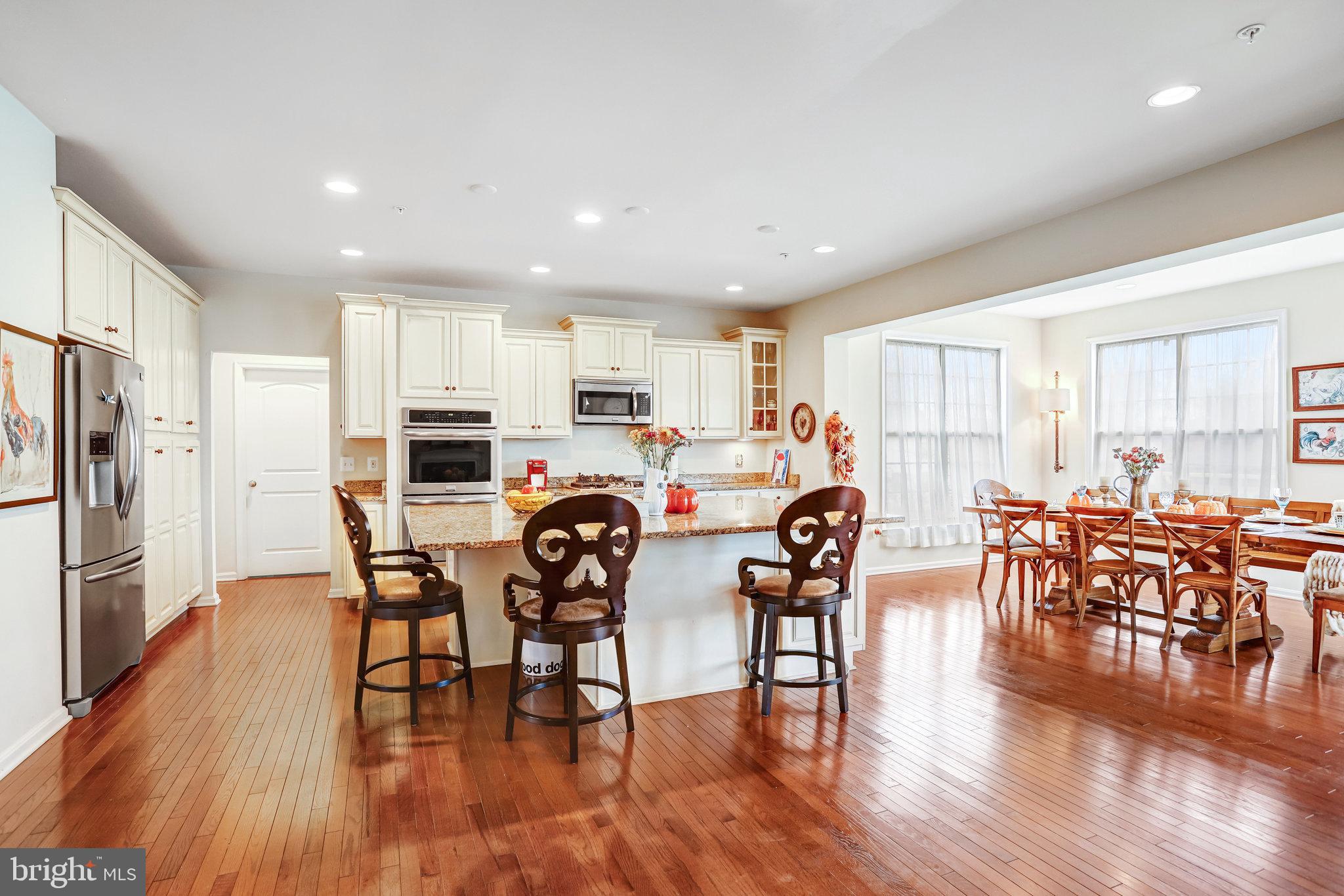 Lanham, Maryland, 20706, United States, 6 Bedrooms Bedrooms, ,5 BathroomsBathrooms,Residential,For Sale,2002849