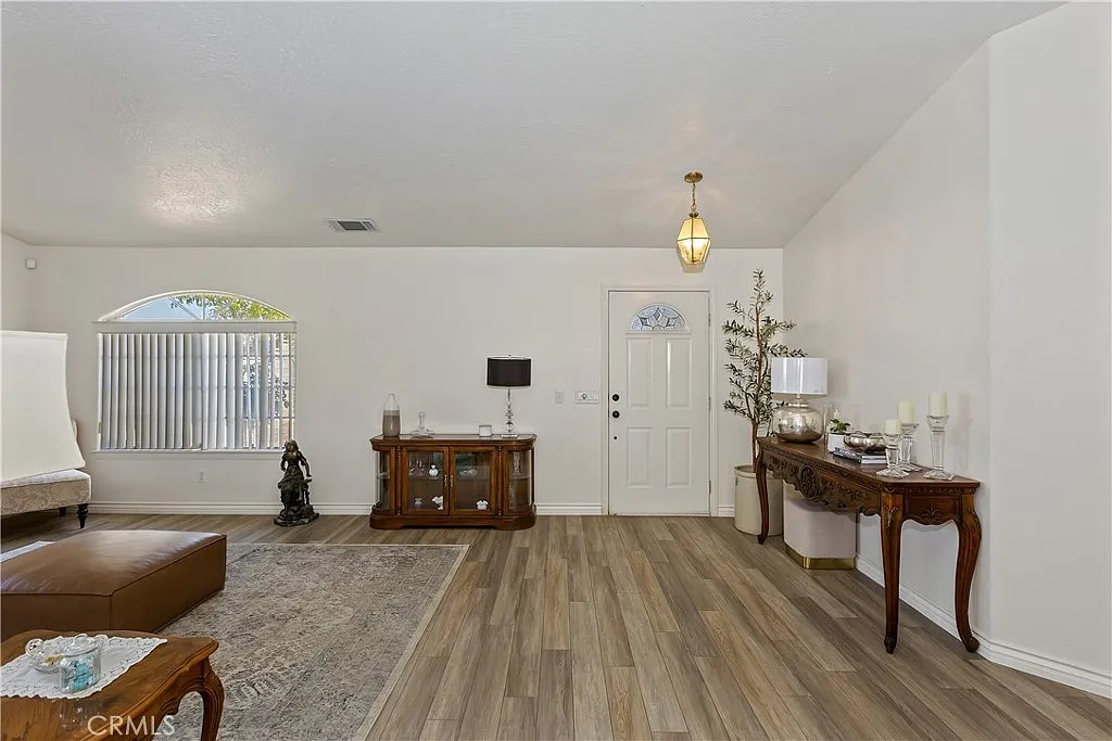 Victorvile, California, 92395, United States, 4 Bedrooms Bedrooms, ,2 BathroomsBathrooms,Residential,For Sale,1978607