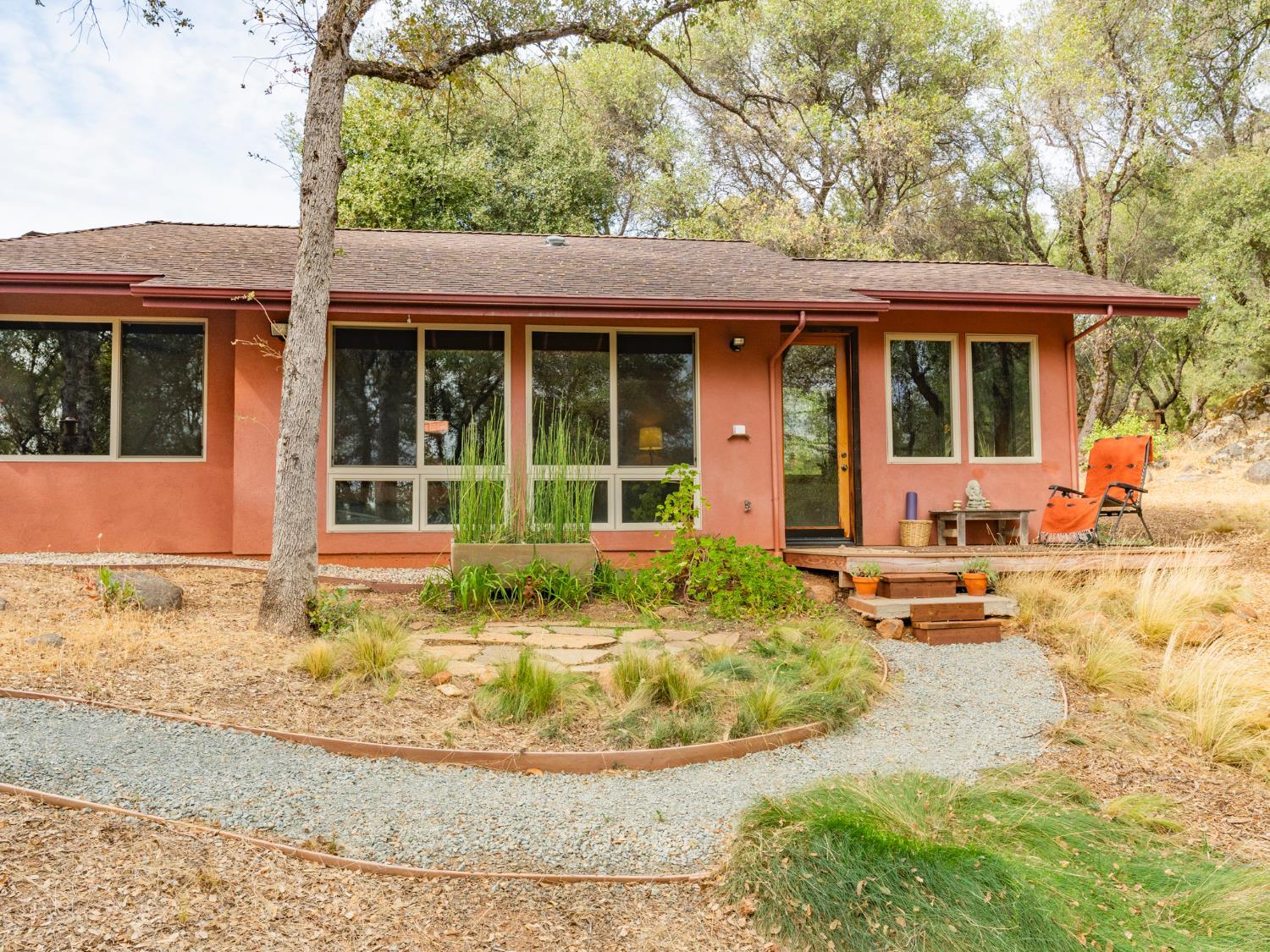 Nevada City, California, 95959, United States, 3 Bedrooms Bedrooms, ,3 BathroomsBathrooms,Residential,For Sale,1987910