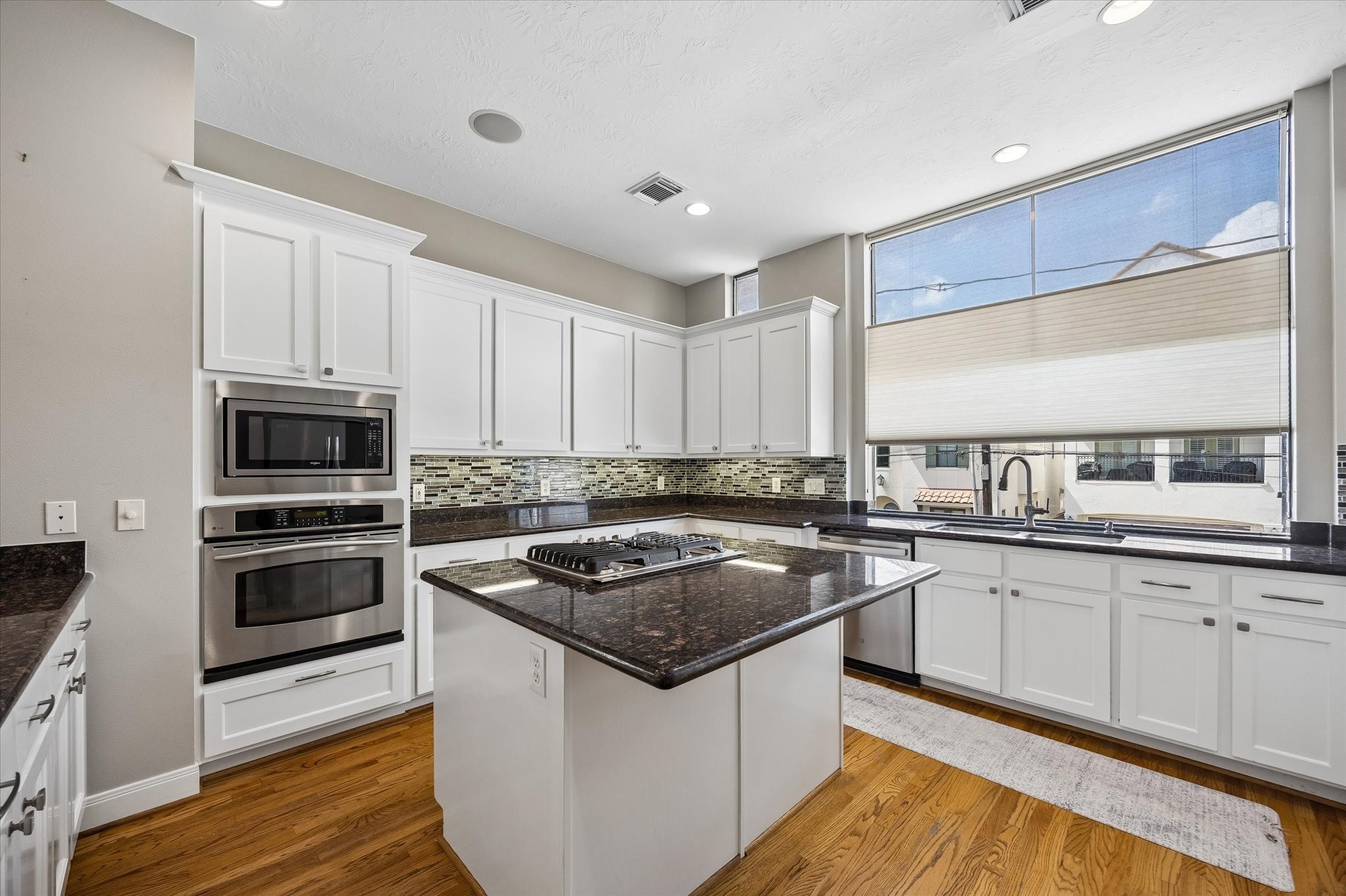  512 Asbury Street - 物件實景