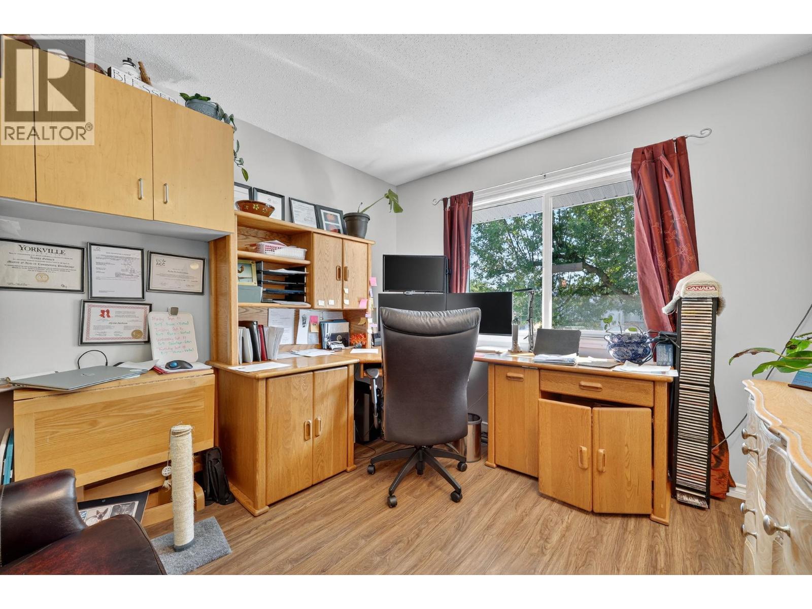 KELOWNA, British Columbia, V1X 1C4, CA, 5 Bedrooms Bedrooms, ,3 BathroomsBathrooms,Residential,For Sale,1948235