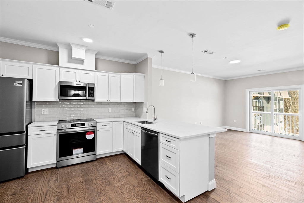 Milton, Massachusetts, 02186, United States, 1 Bedroom Bedrooms, ,1 BathroomBathrooms,Residential,For Sale,1785759