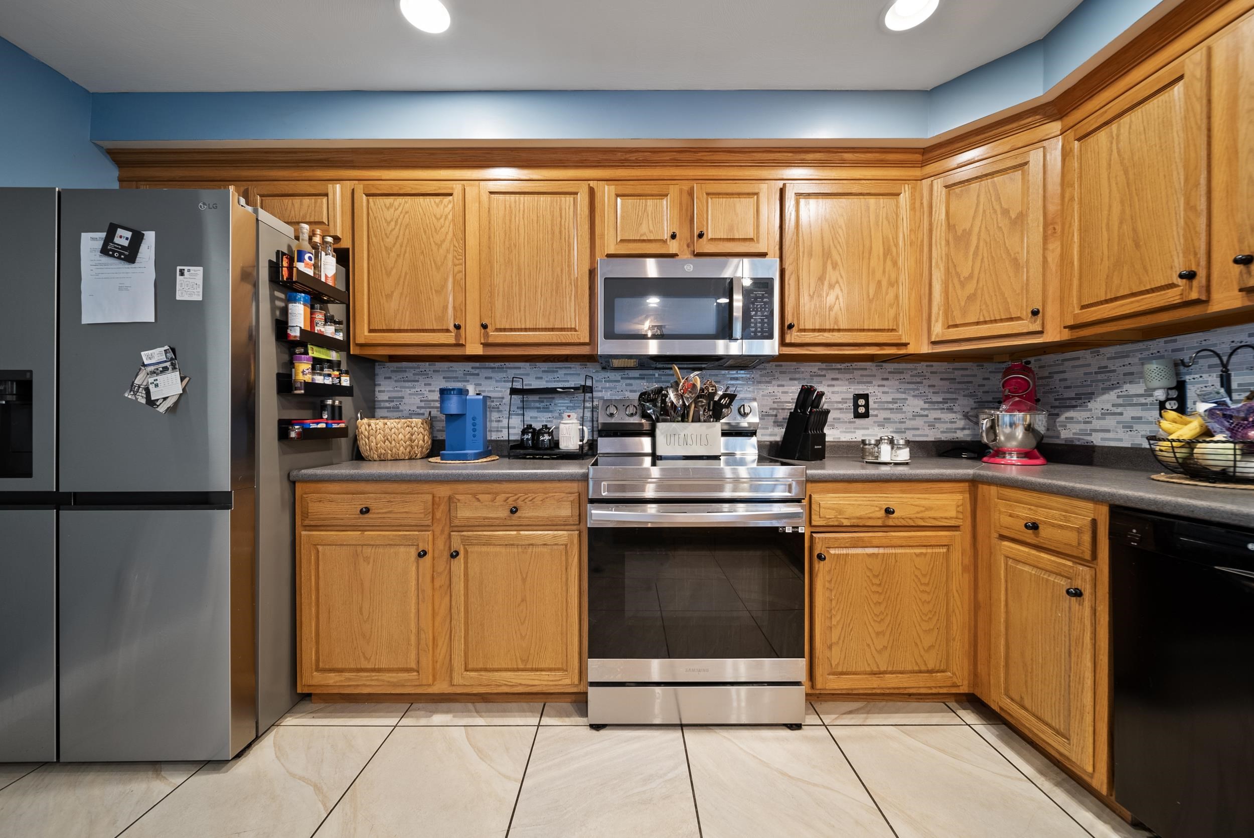 Derry, New Hampshire, 03038, United States, 3 Bedrooms Bedrooms, ,3 BathroomsBathrooms,Residential,For Sale,1885633
