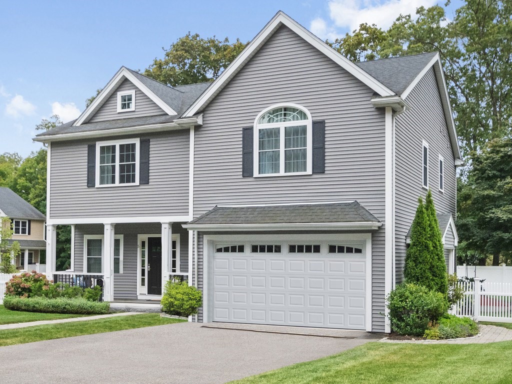 Waltham, Massachusetts, 02451, United States, 4 Bedrooms Bedrooms, ,5 BathroomsBathrooms,Residential,For Sale,1940187