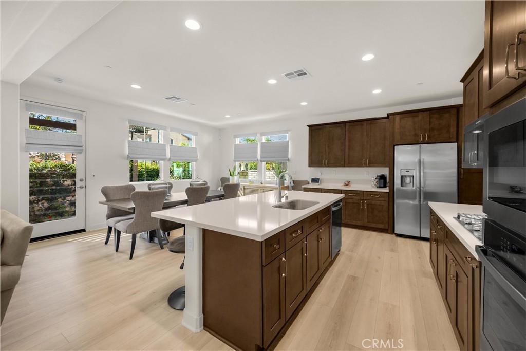 Upland, California, 91784, United States, 3 Bedrooms Bedrooms, ,3 BathroomsBathrooms,Residential,For Sale,1988637