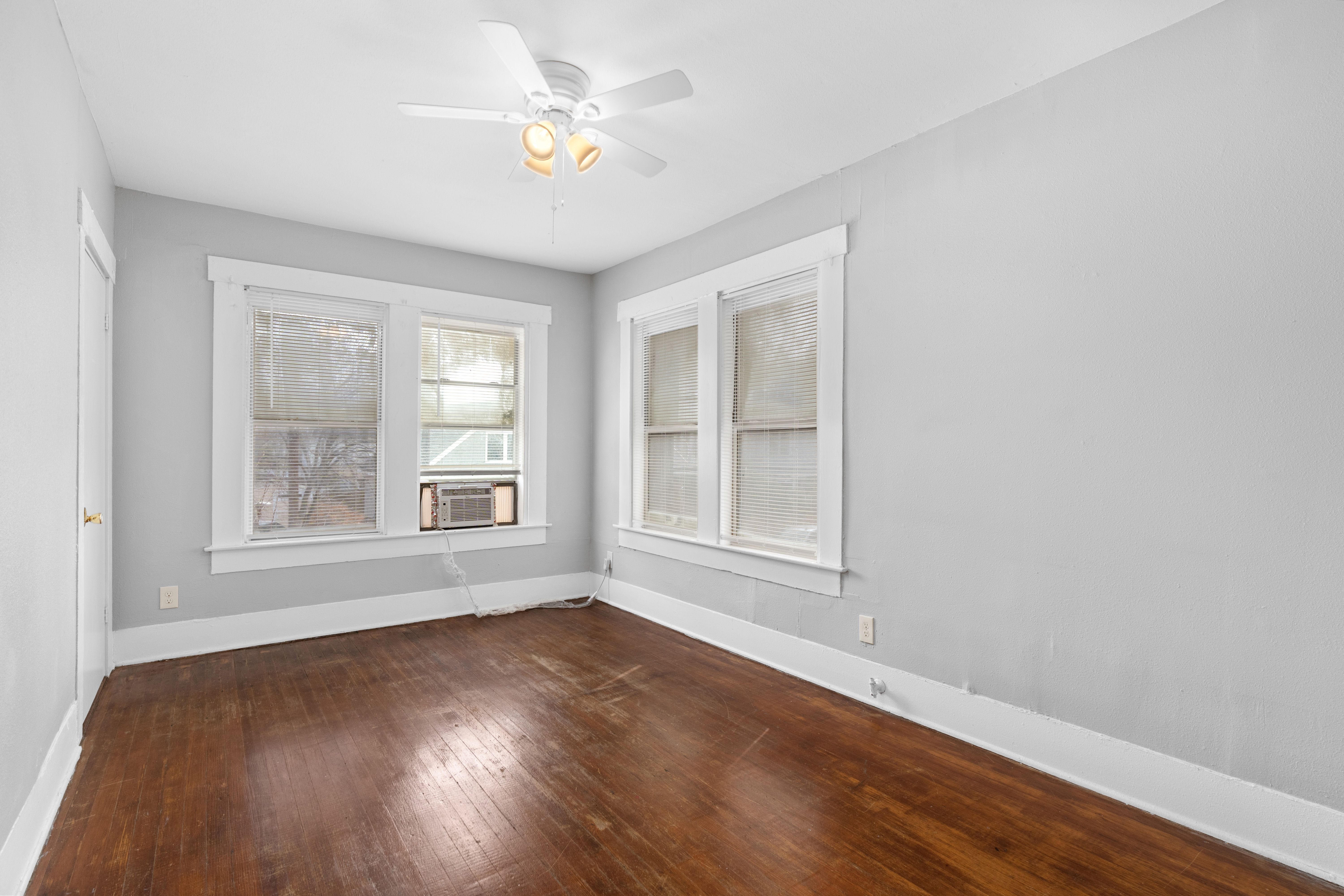  Exceptional 4-Plex Opportunity - 物件實景