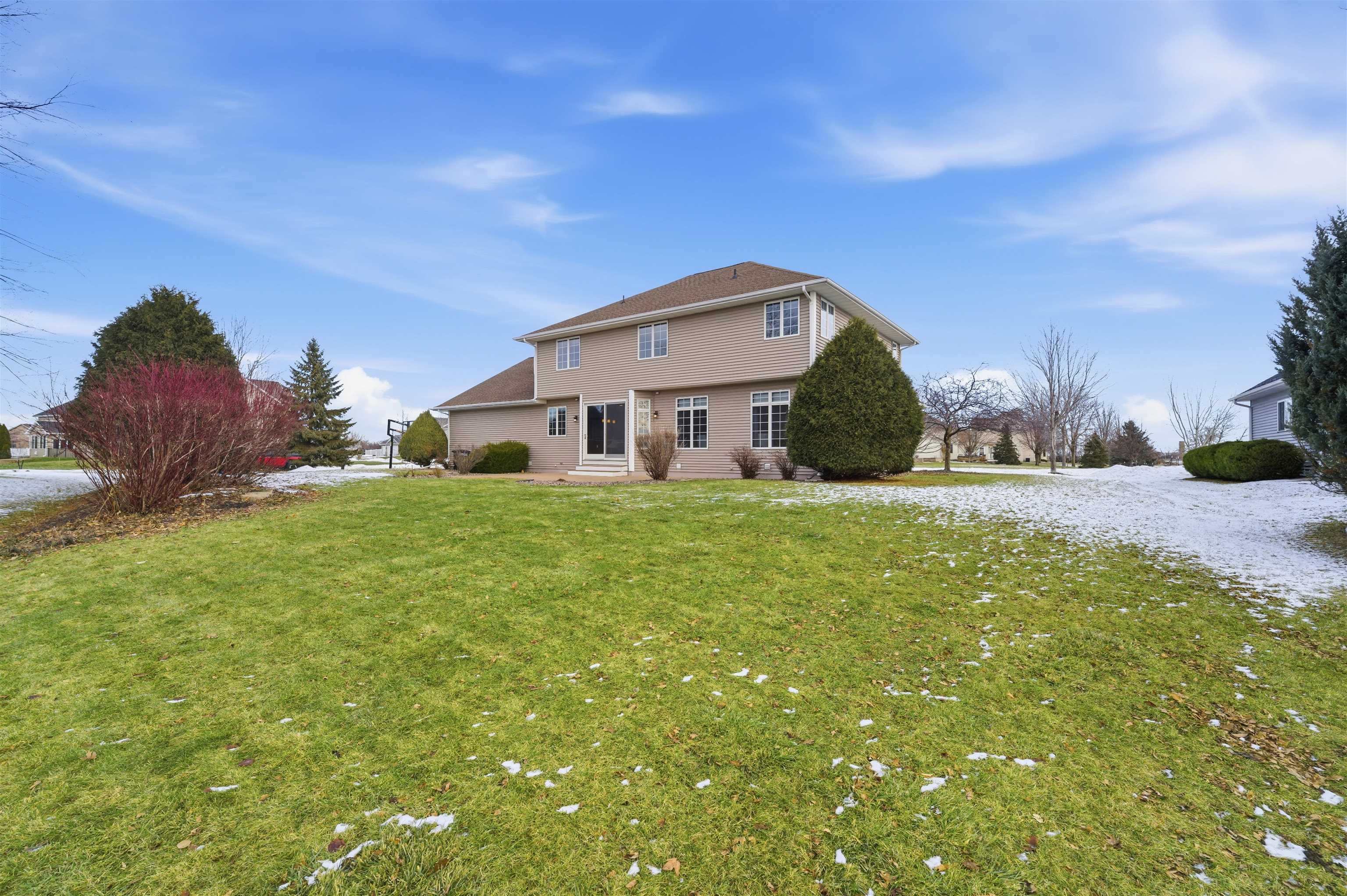 Oshkosh, Wisconsin, 54904, United States, 4 Bedrooms Bedrooms, ,4 BathroomsBathrooms,Residential,For Sale,2009649