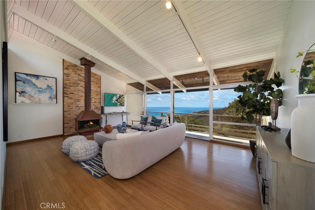 Laguna Beach, California, 92651, United States, 3 Bedrooms Bedrooms, ,3 BathroomsBathrooms,Residential,For Sale,1927395