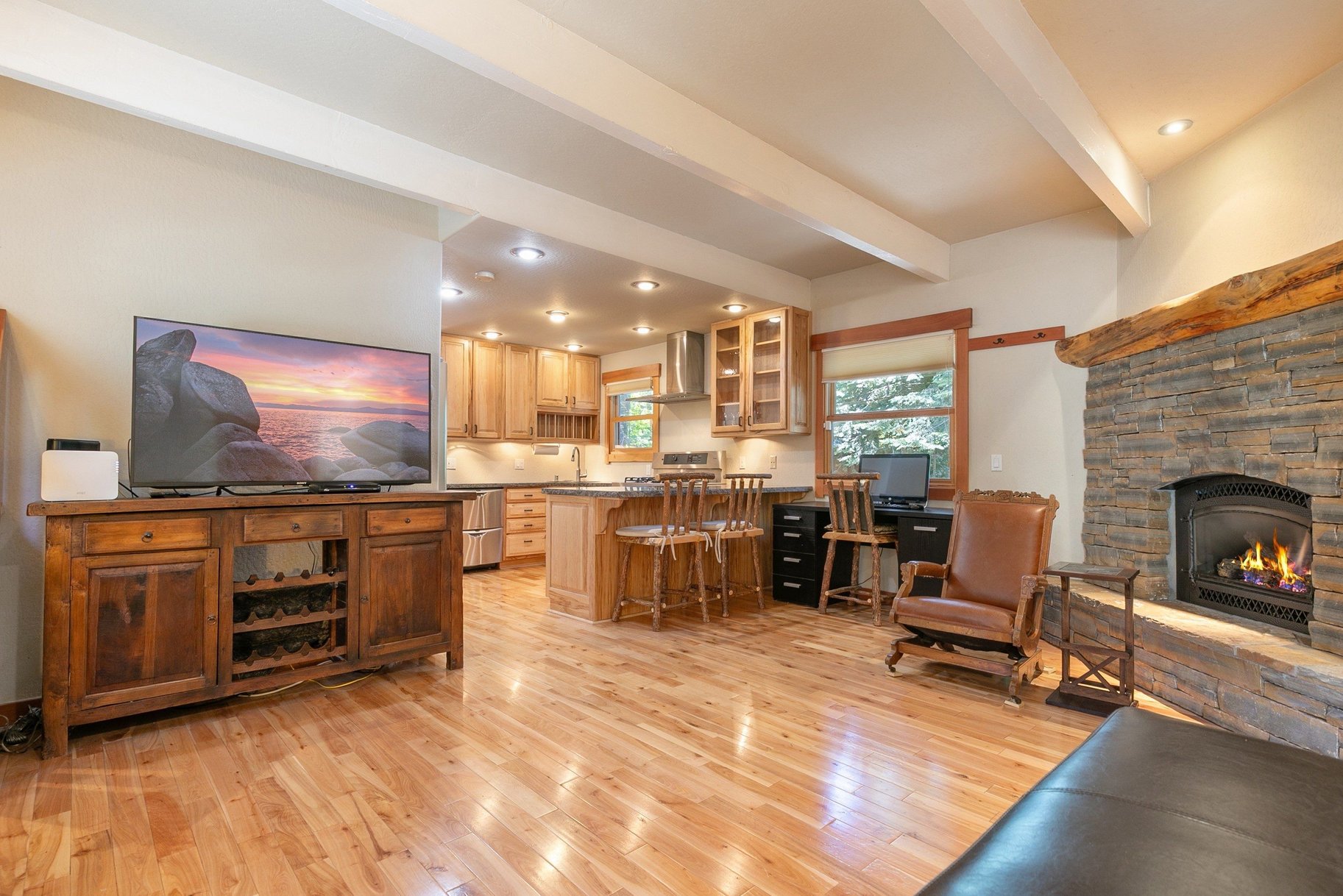  Home 3 Blocks from Lake Tahoe with 4 Car Garage for Cars & Boats - 物件實景