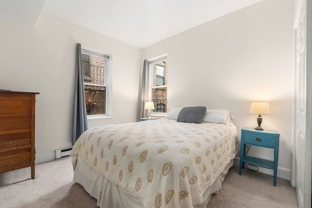 Boston, Massachusetts, 02113, United States, 1 Bedroom Bedrooms, ,1 BathroomBathrooms,Residential,For Sale,1890187