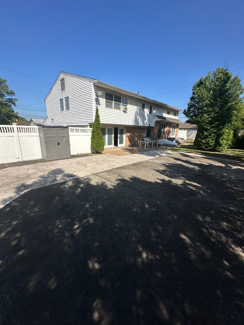 Staten Island, New York, 10314, United States, 4 Bedrooms Bedrooms, ,2 BathroomsBathrooms,Residential,For Sale,1914334