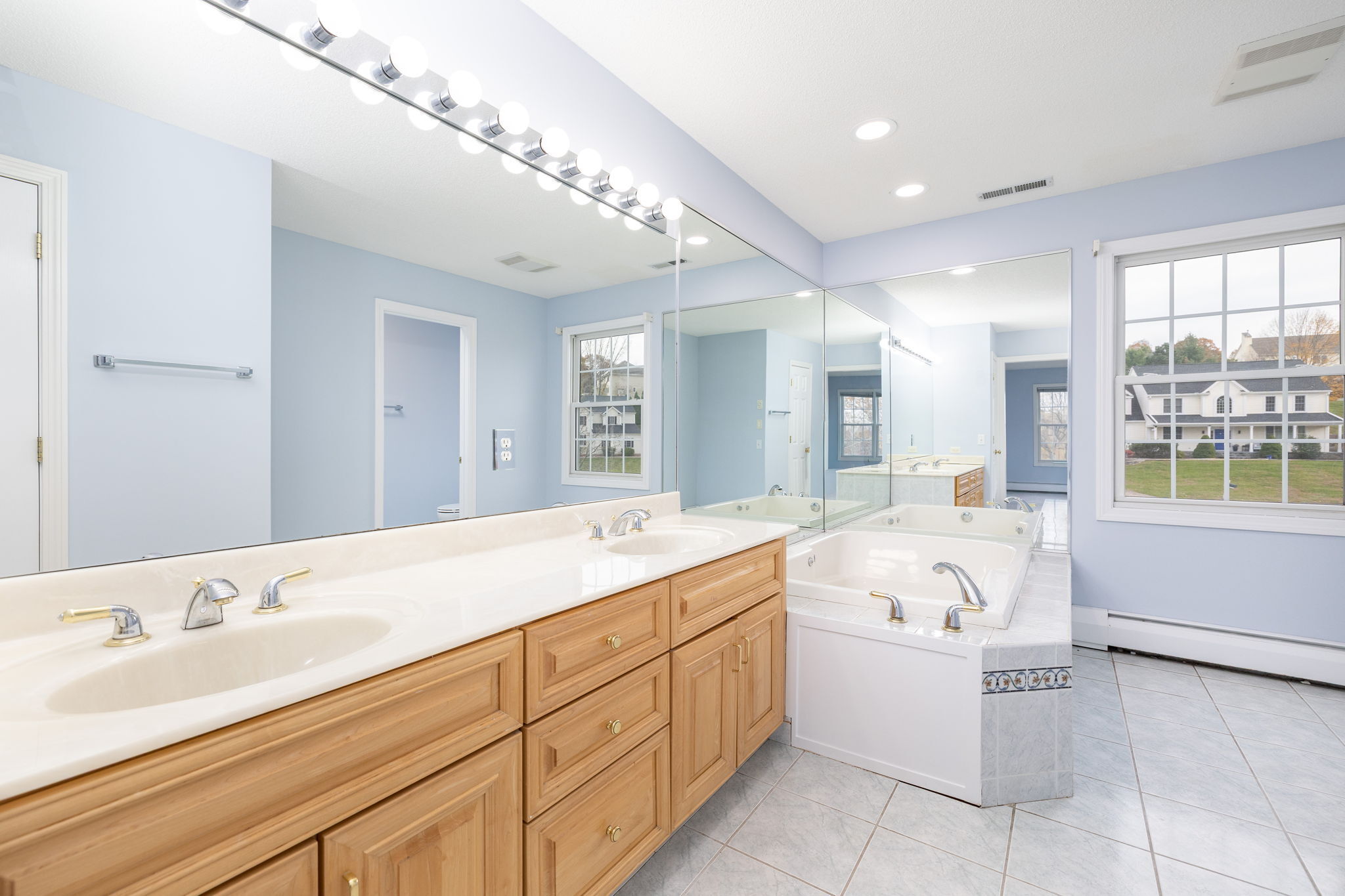 Rocky Hill, Connecticut, 06067, United States, 4 Bedrooms Bedrooms, ,3 BathroomsBathrooms,Residential,For Sale,1991962