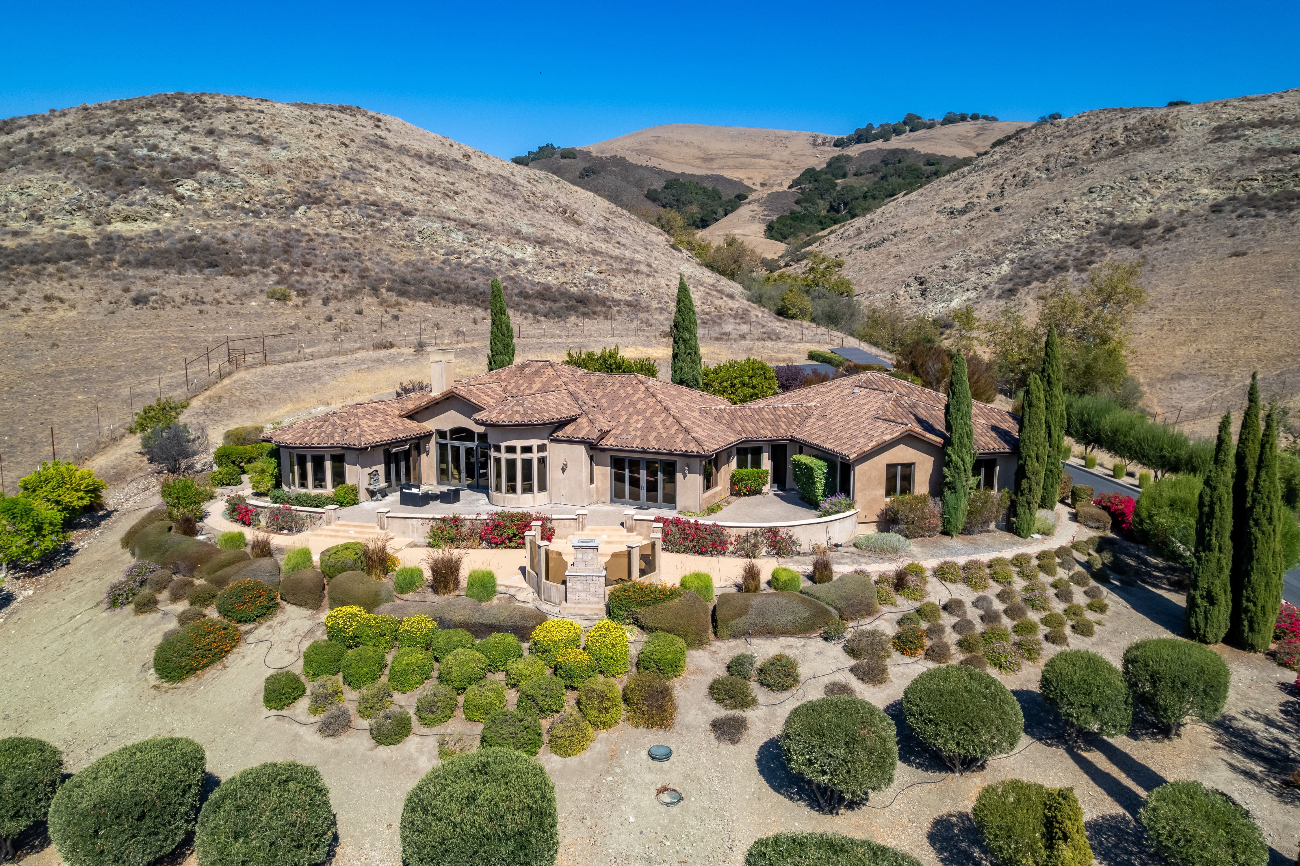  Edna Valley Mediterranean-Style Home with Panoramic Views - 物件實景
