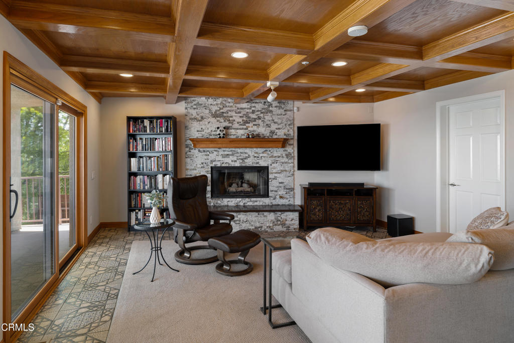 Altadena, California, 91001, United States, 5 Bedrooms Bedrooms, ,6 BathroomsBathrooms,Residential,For Sale,1989048