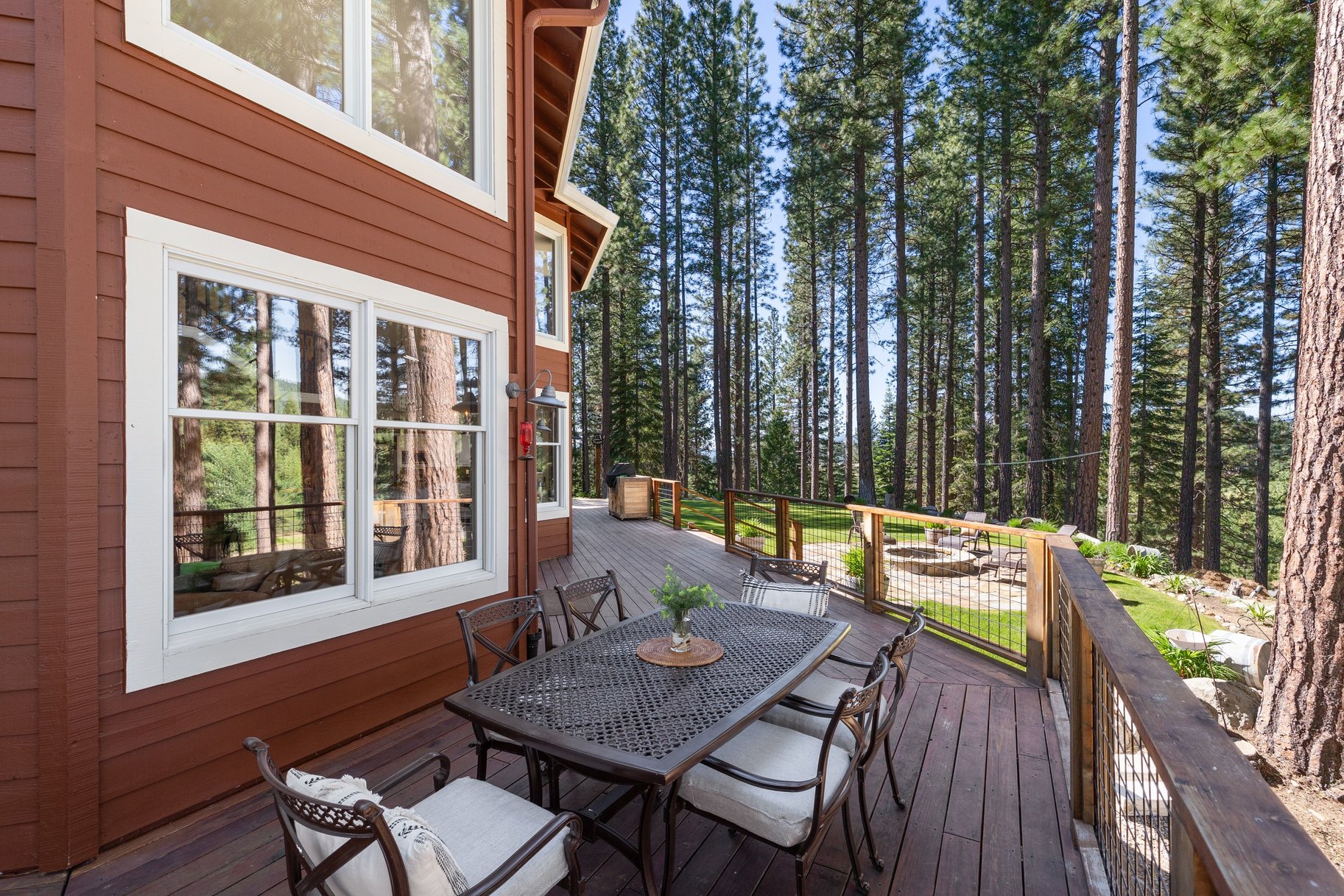  Hilltop Whitehawk Ranch Estate with Sweeping Meadow, Pond & Mountain Views - 物件實景