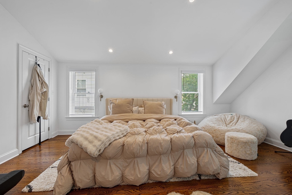 Boston, Massachusetts, 02128, United States, 3 Bedrooms Bedrooms, ,3 BathroomsBathrooms,Residential,For Sale,1974277