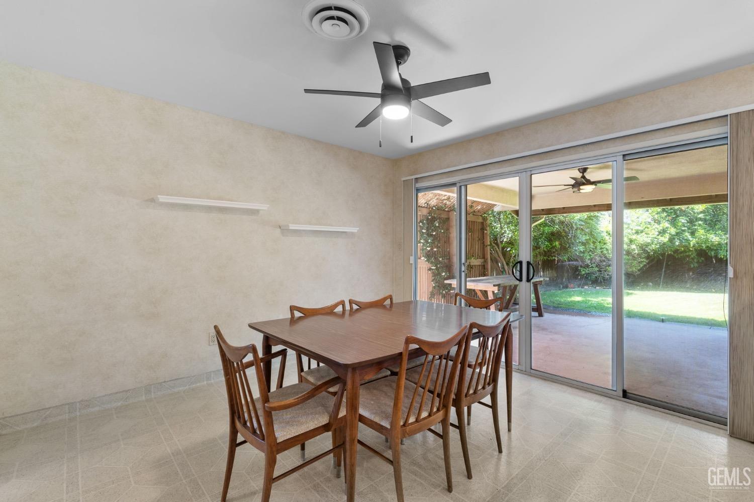 Bakersfield, California, 93301, United States, 3 Bedrooms Bedrooms, ,3 BathroomsBathrooms,Residential,For Sale,1998279