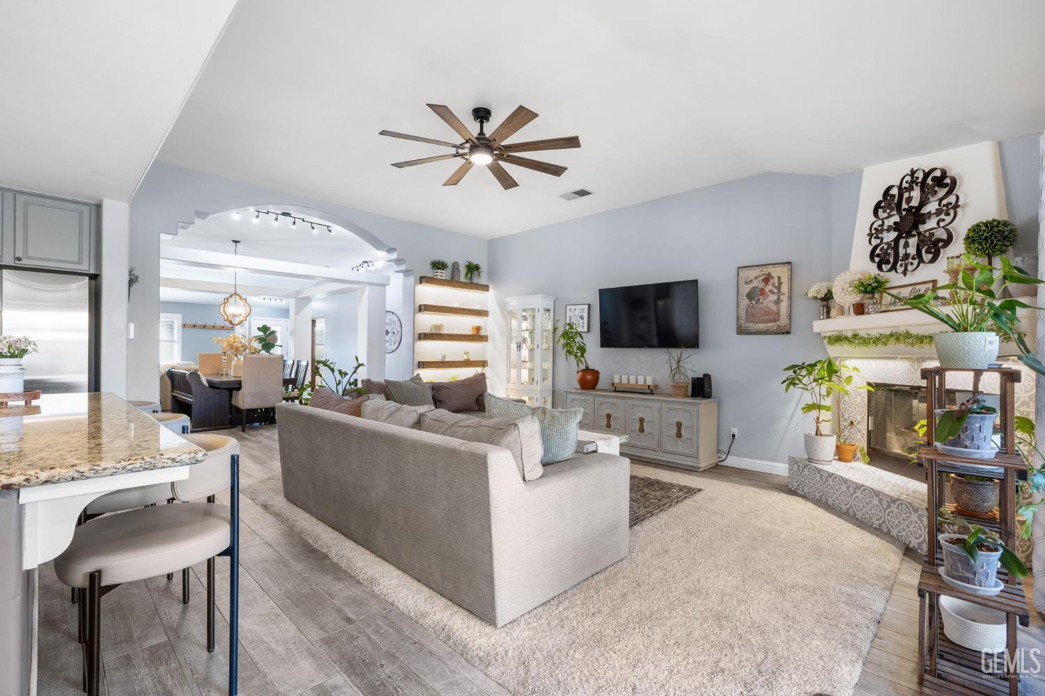 Bakersfield, California, 93312, United States, 4 Bedrooms Bedrooms, ,2 BathroomsBathrooms,Residential,For Sale,1970807