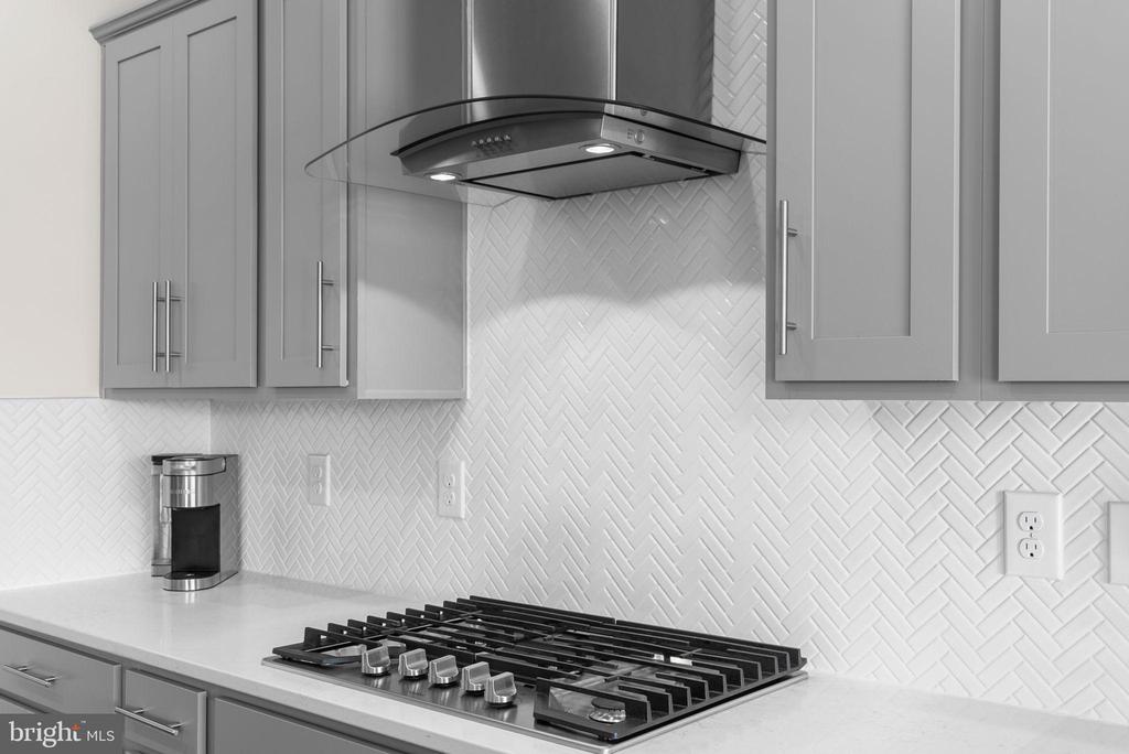 Frederick, Maryland, 21701, United States, 5 Bedrooms Bedrooms, ,4 BathroomsBathrooms,Residential,For Sale,1987107