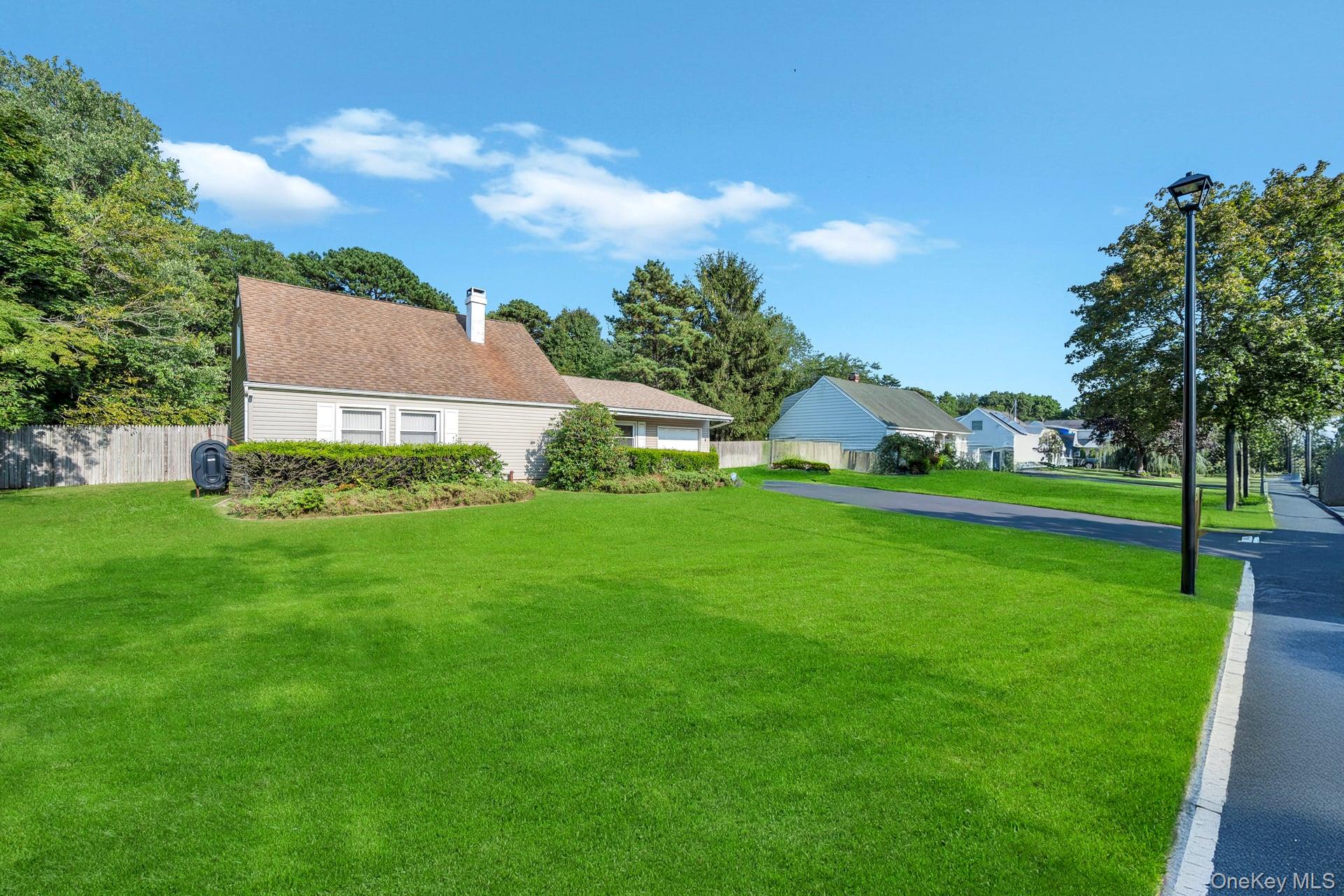 Medford, New York, 11763, United States, 5 Bedrooms Bedrooms, ,2 BathroomsBathrooms,Residential,For Sale,1926312