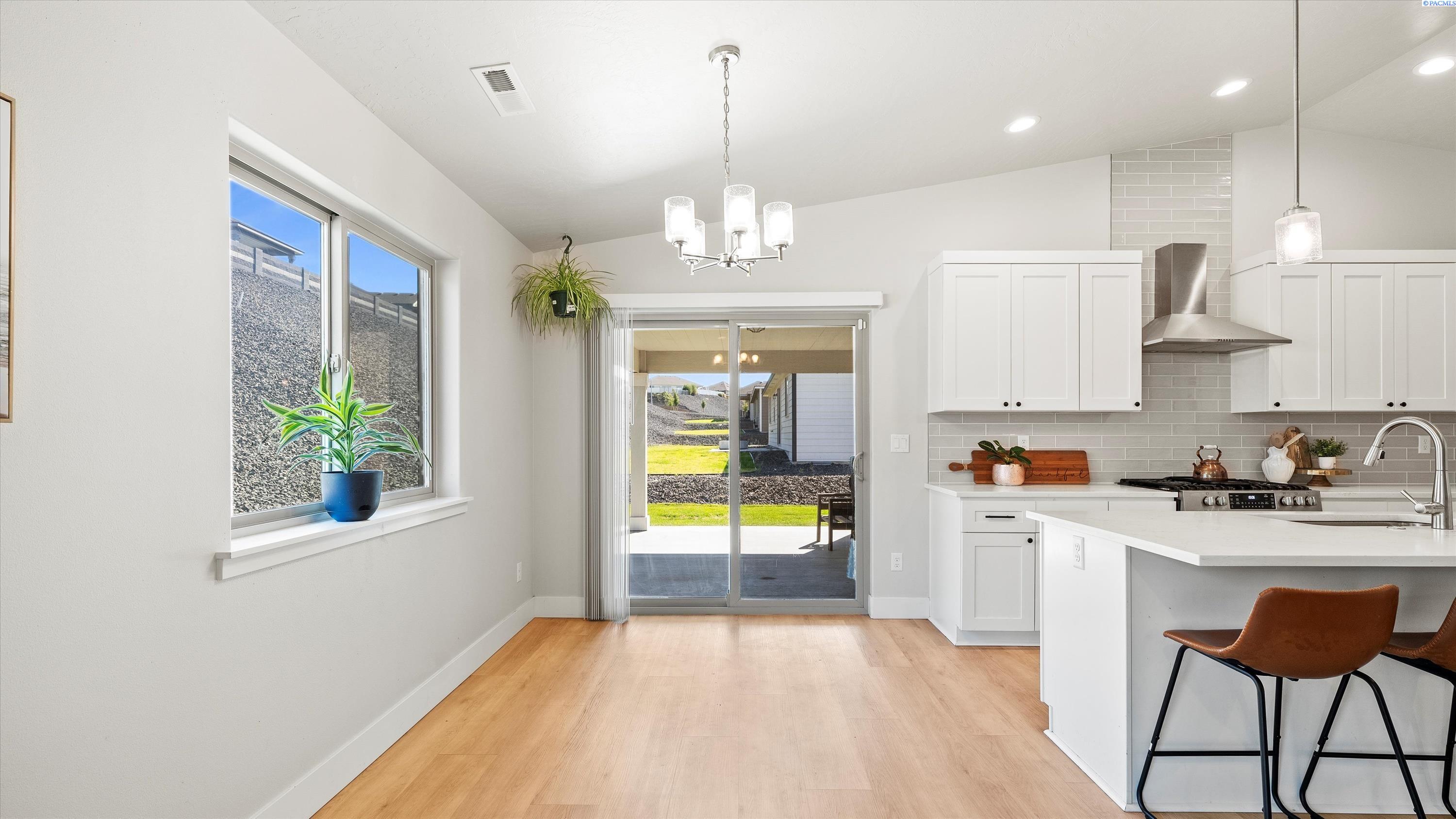 Kennewick, Washington, 99338, United States, 4 Bedrooms Bedrooms, ,1 BathroomBathrooms,Residential,For Sale,1918004