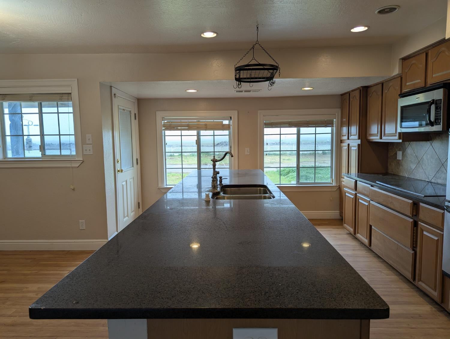 Stratford, California, 93266, United States, 4 Bedrooms Bedrooms, ,2 BathroomsBathrooms,Residential,For Sale,2012524