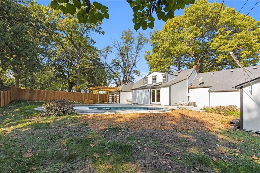 Prairie Village, Kansas, 66208, United States, 4 Bedrooms Bedrooms, ,3 BathroomsBathrooms,Residential,For Sale,1760595